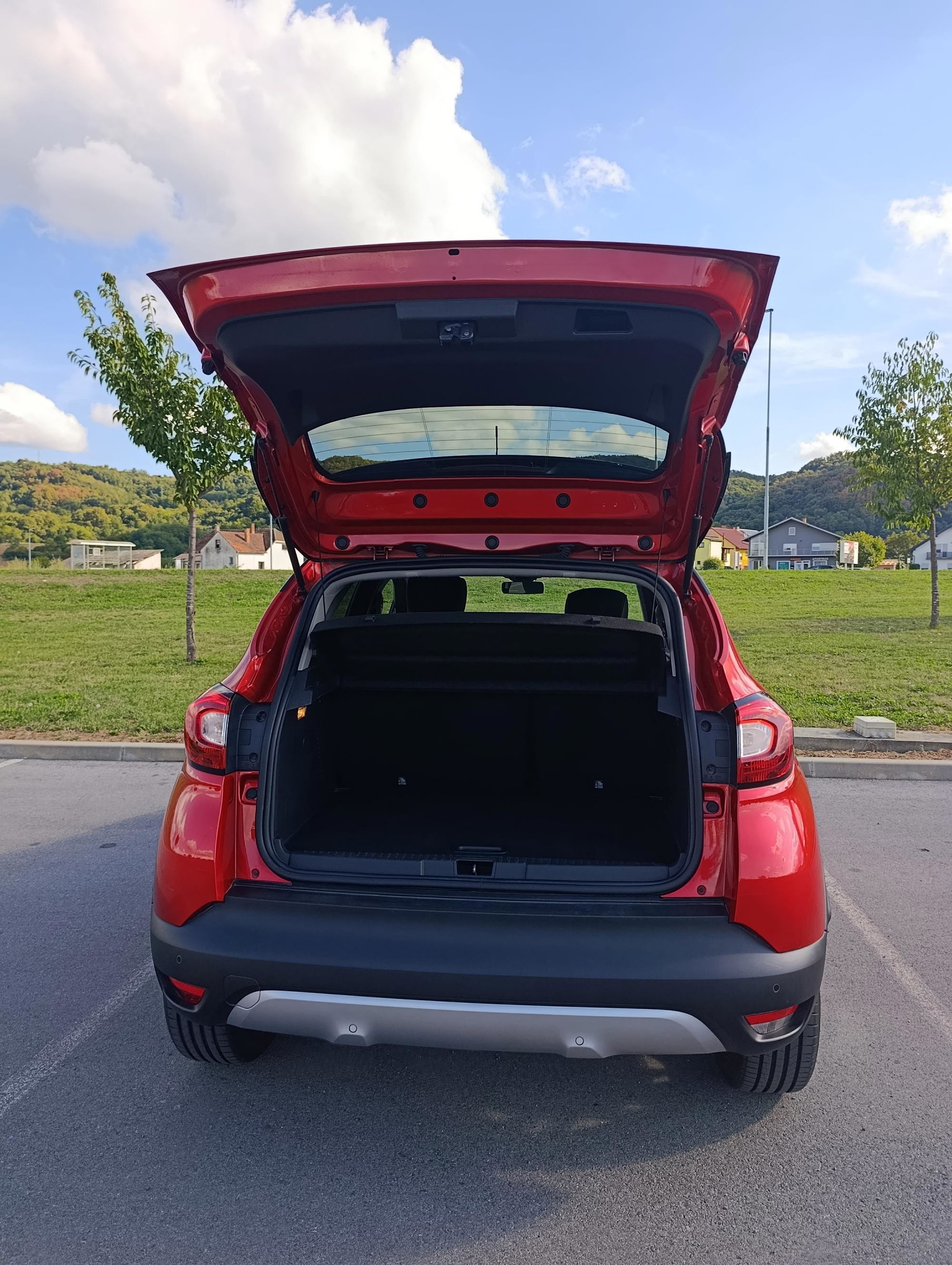 Renault Captur 1,5 diesel, 110KS, 2017.g., XMOD oprema, REG: 6/2027., fotografija 5