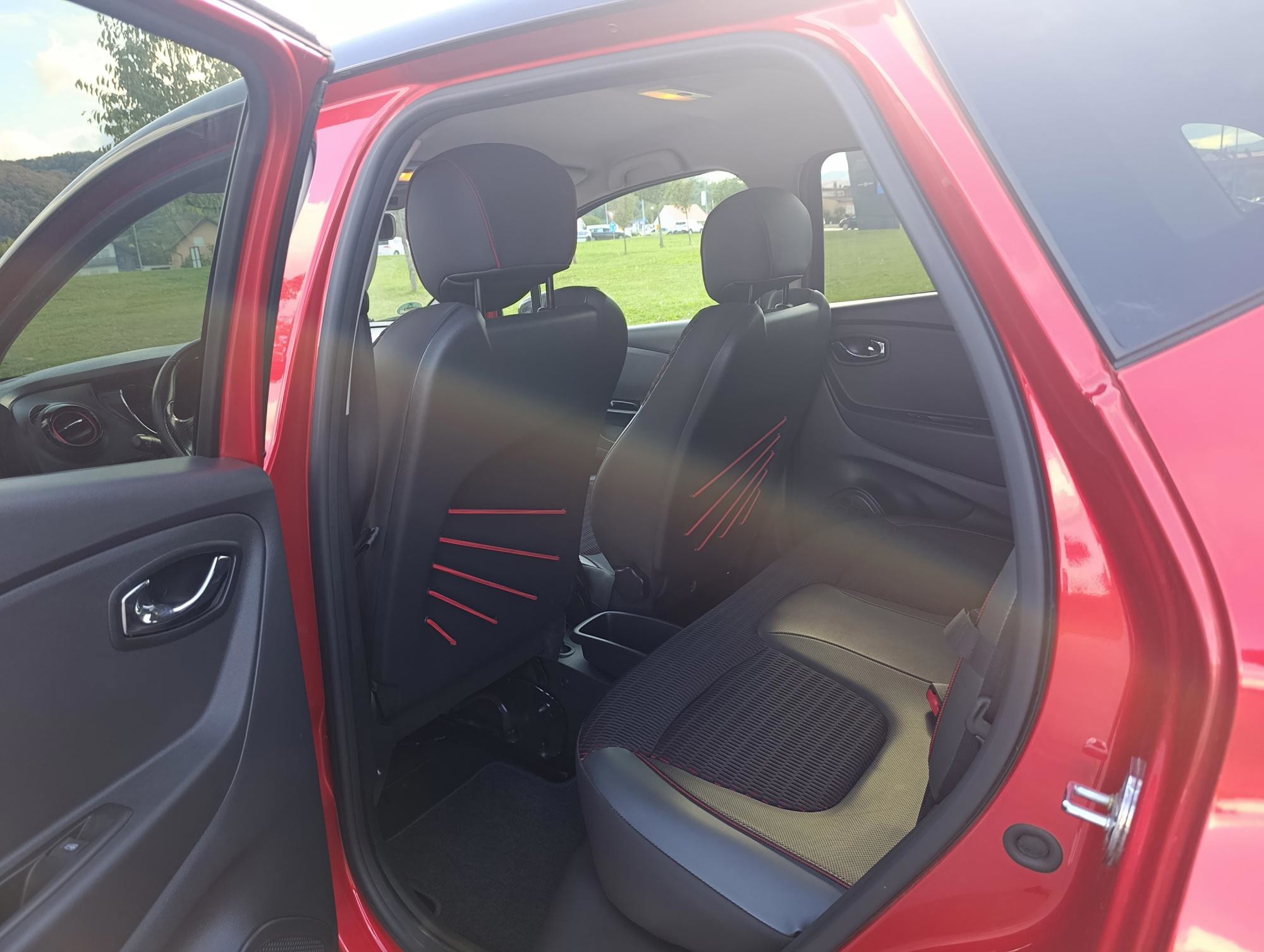 Renault Captur 1,5 diesel, 110KS, 2017.g., XMOD oprema, REG: 6/2027., fotografija 8