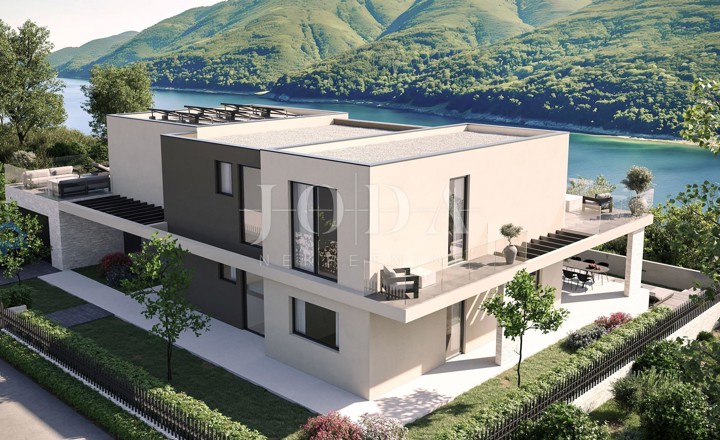 Labin, okolica, Villa u fazi roh-bau, na moru sa jedinstveni