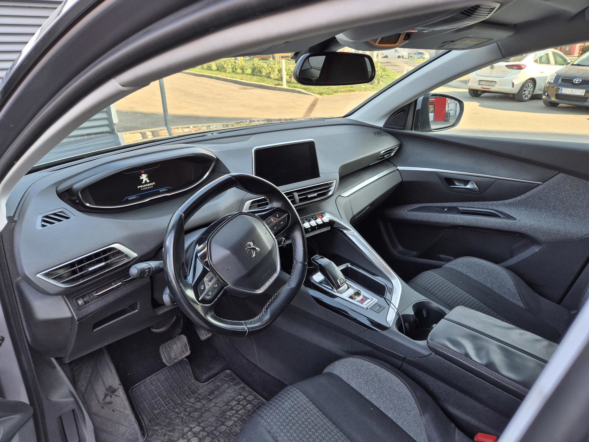 Peugeot 5008, fotografija 4