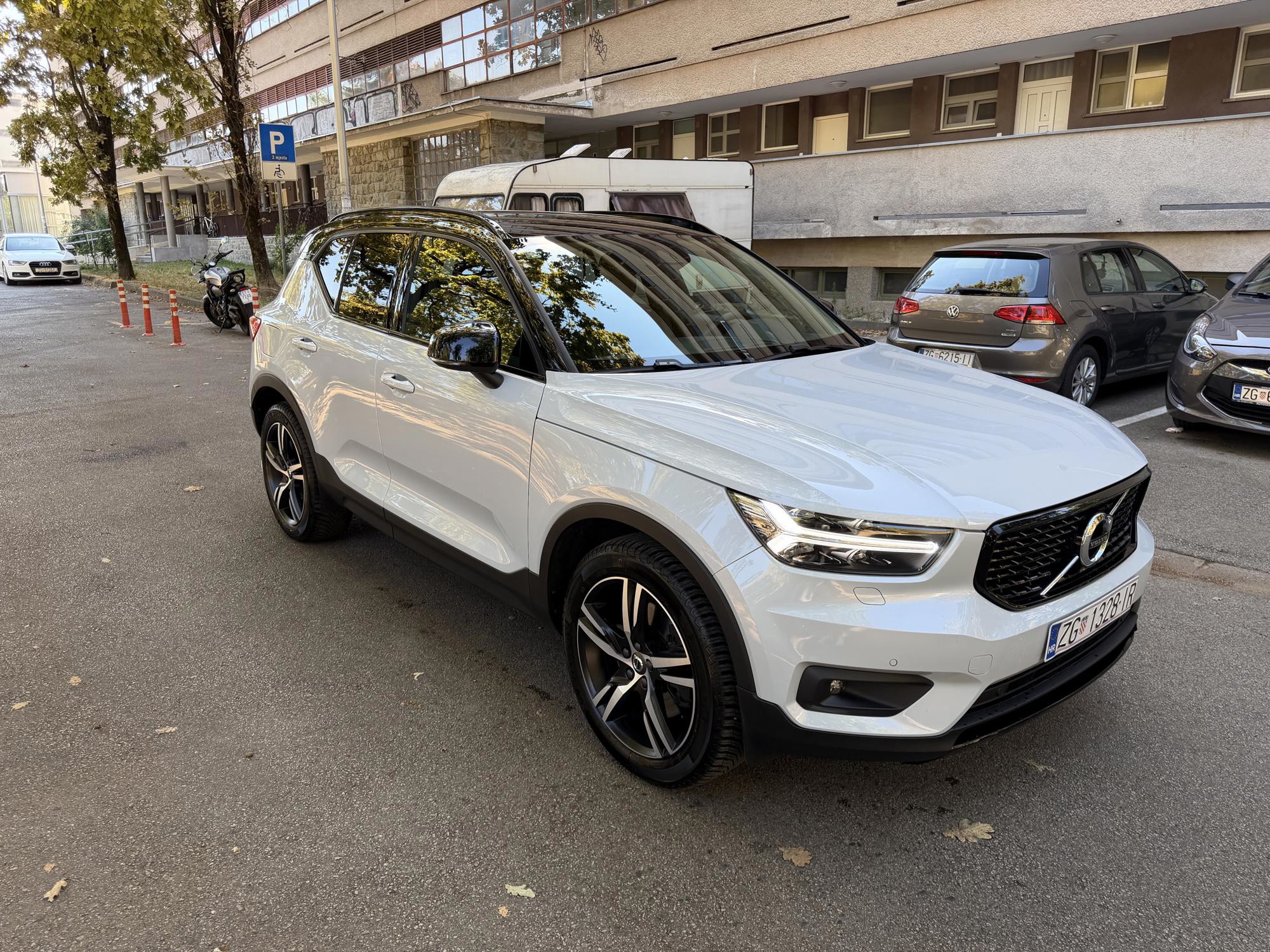 Volvo XC40 Recharge T5 R-Design Expression, fotografija 3
