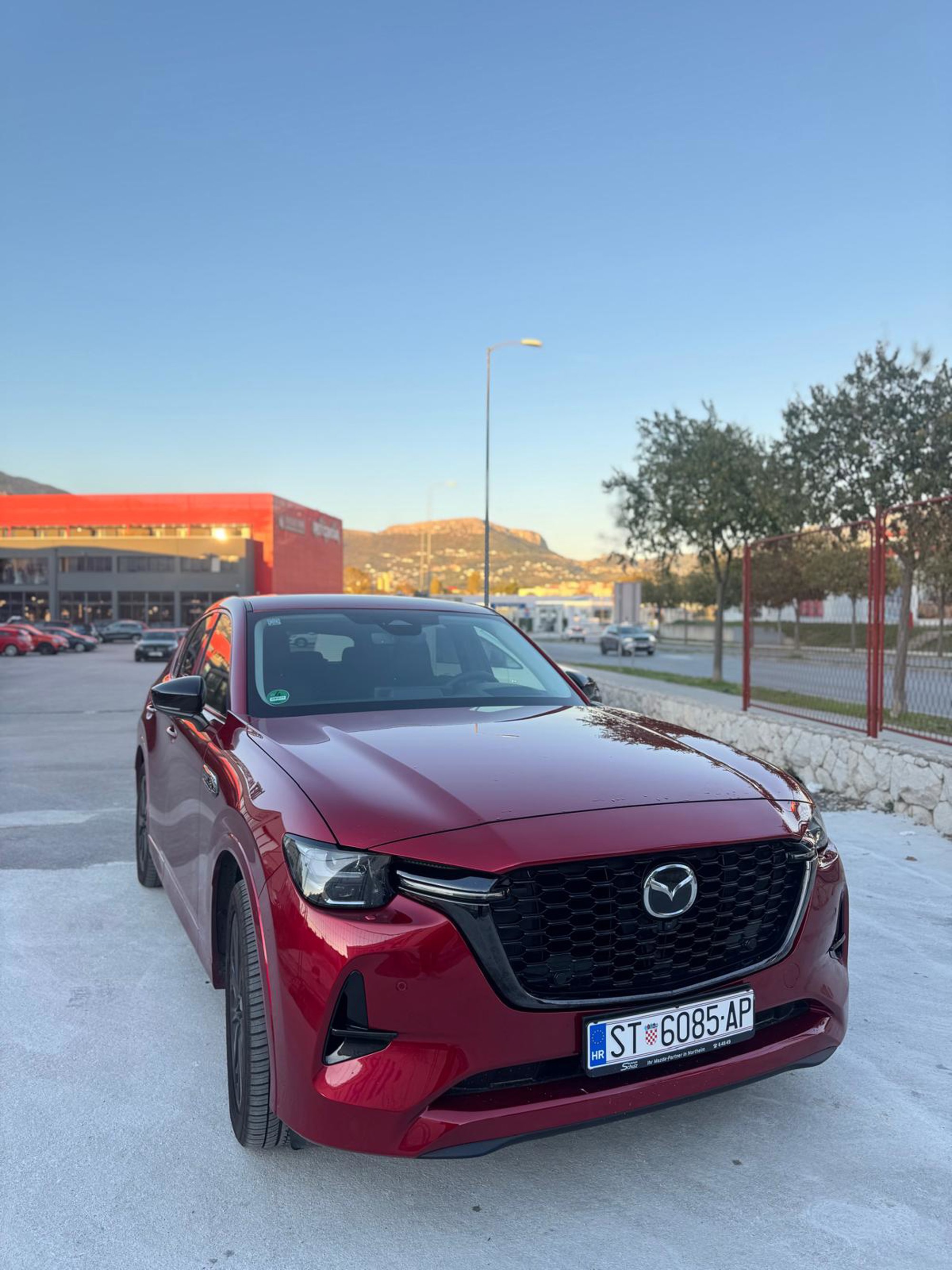 Mazda CX-60 2022. god, plug-in hibrid, 4x4, automatik, fotografija 4