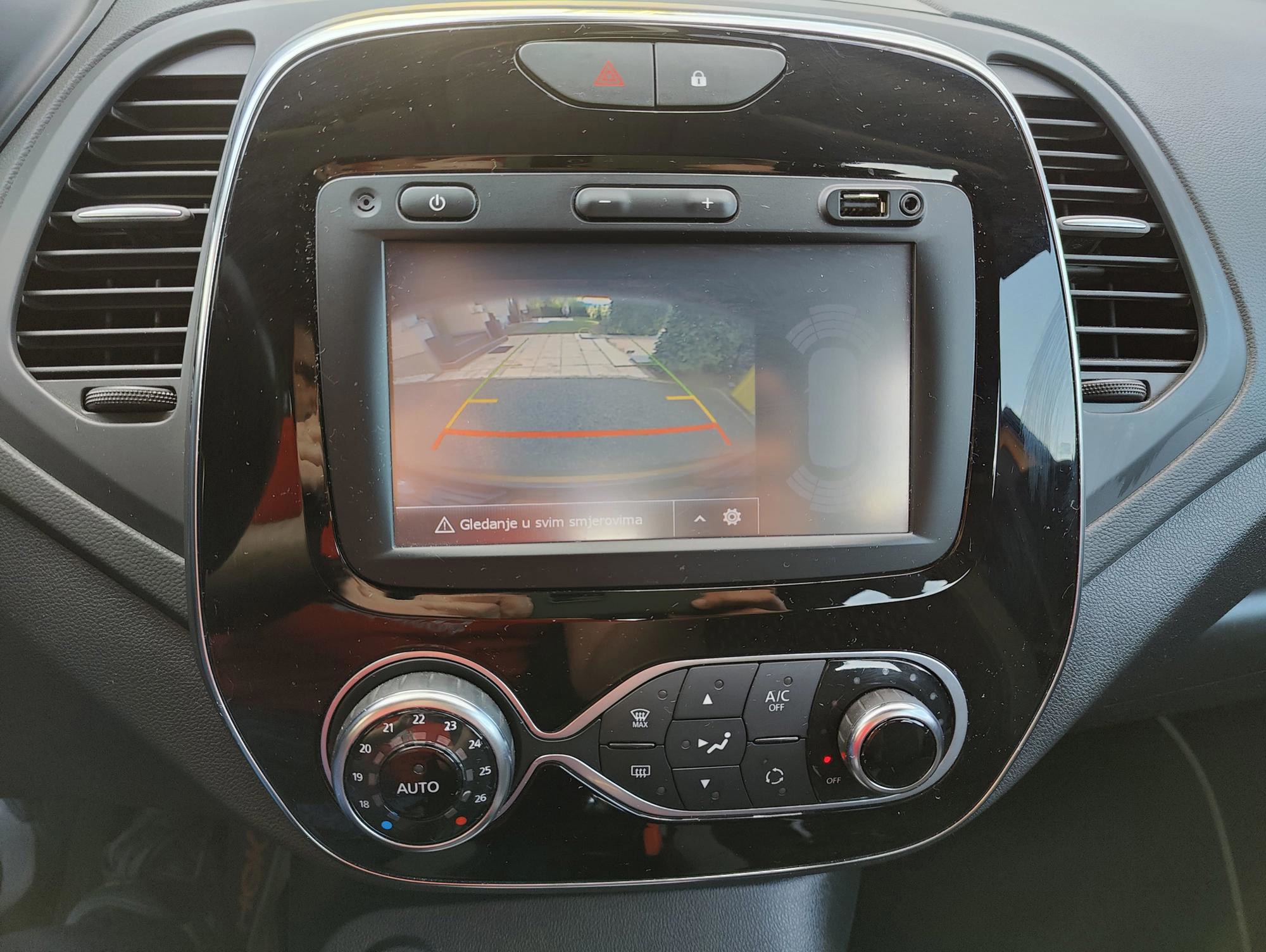 Renault Captur TCe 90*Intens*Servisna*Zimski set felgi Gratis, fotografija 19