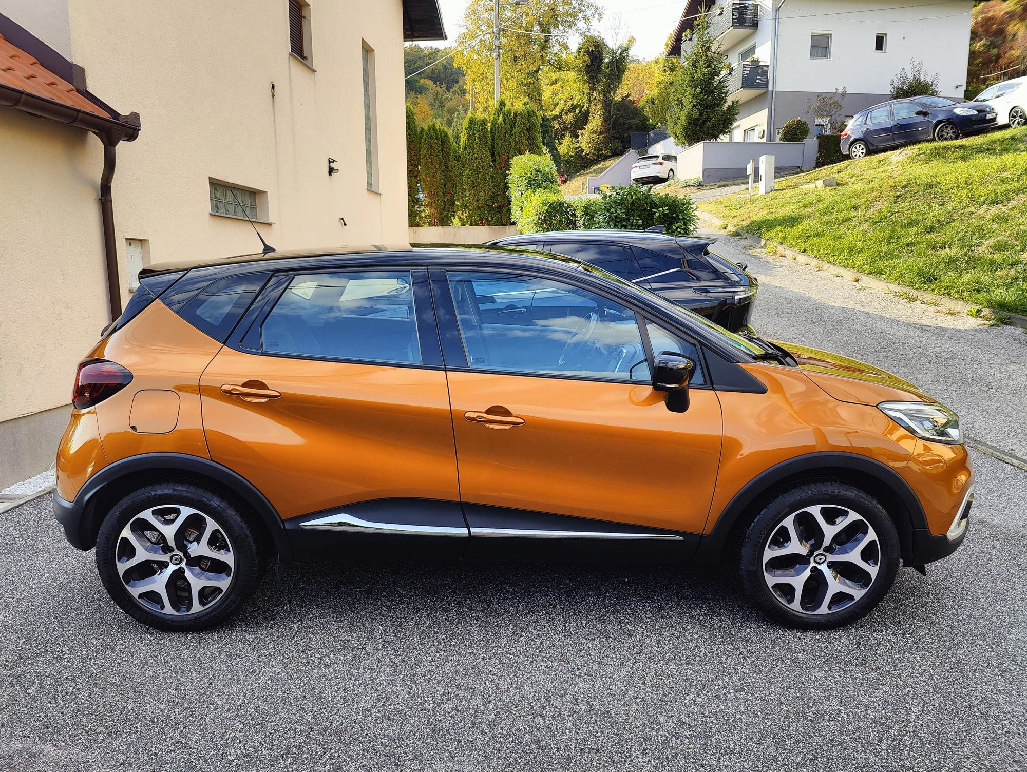 Renault Captur TCe 90*Intens*Servisna*Zimski set felgi Gratis, fotografija 7