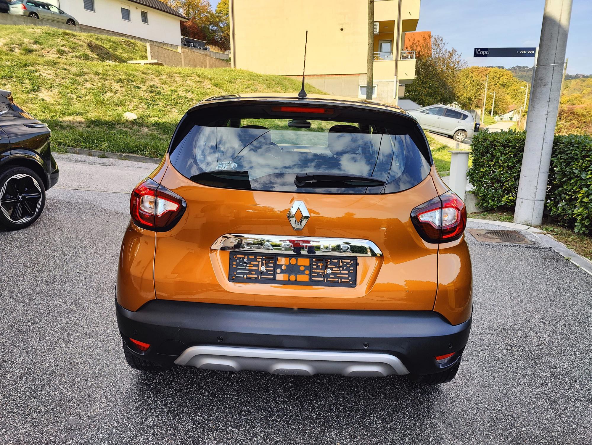 Renault Captur TCe 90*Intens*Servisna*Zimski set felgi Gratis, fotografija 5
