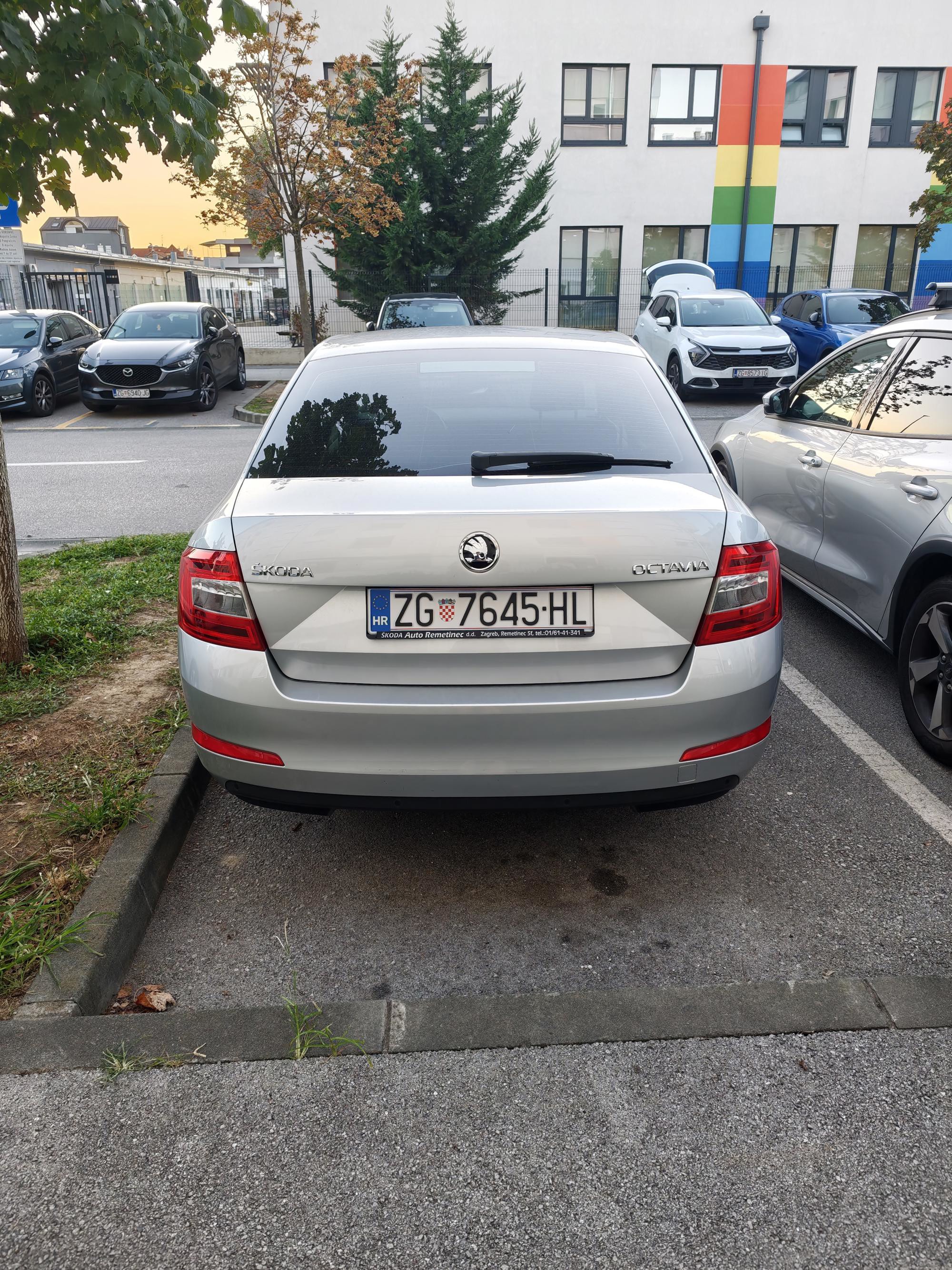 Škoda Octavia 2,0 TDI Greentech Elegance, fotografija 2