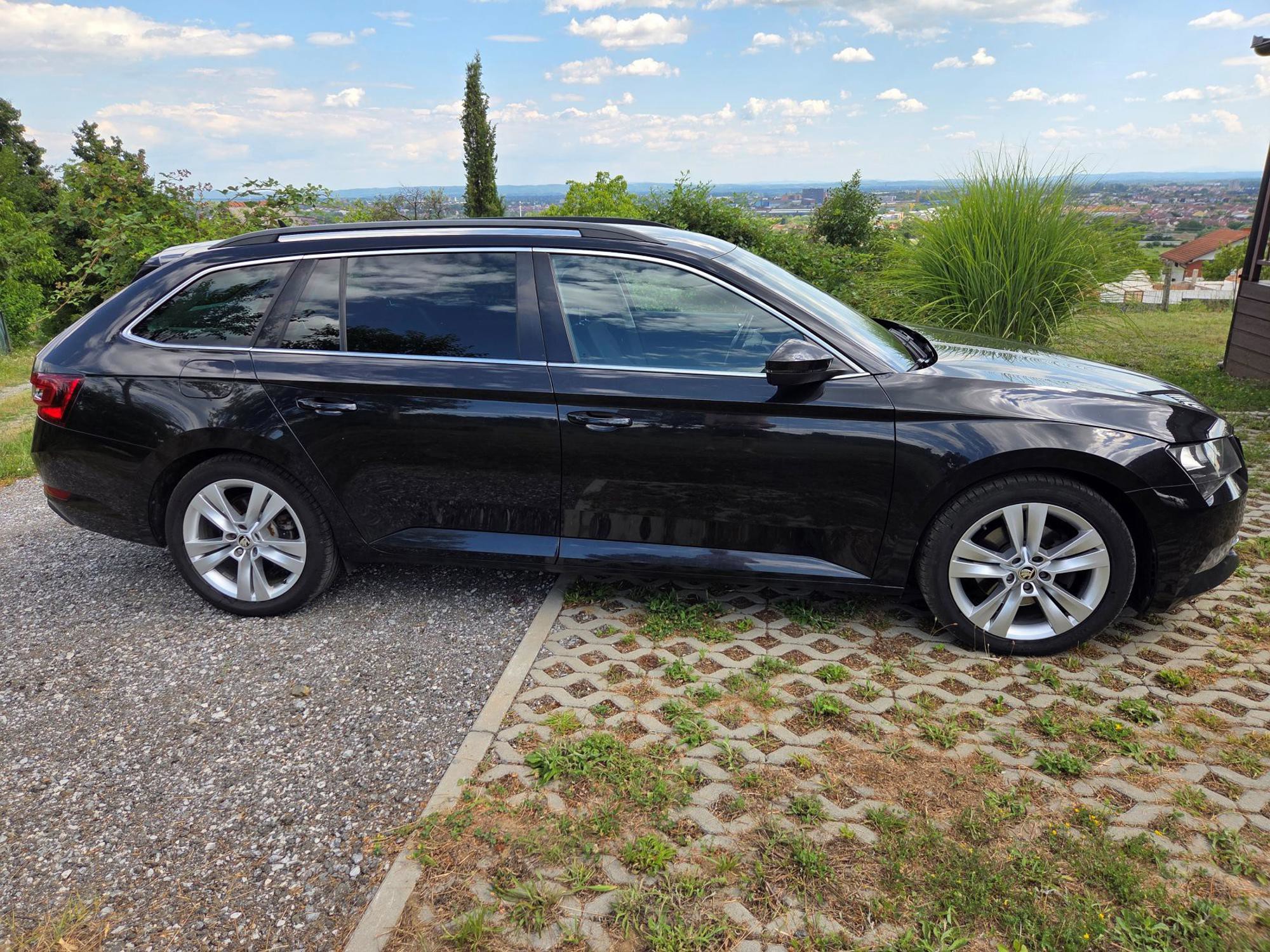 Škoda Superb 1.6 TDI DSG, fotografija 3