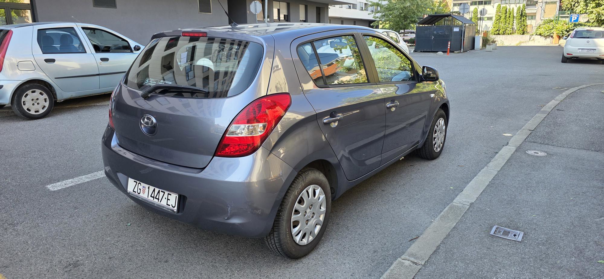 Hyundai i20 1.2 16V 125000km 2350e, fotografija 4