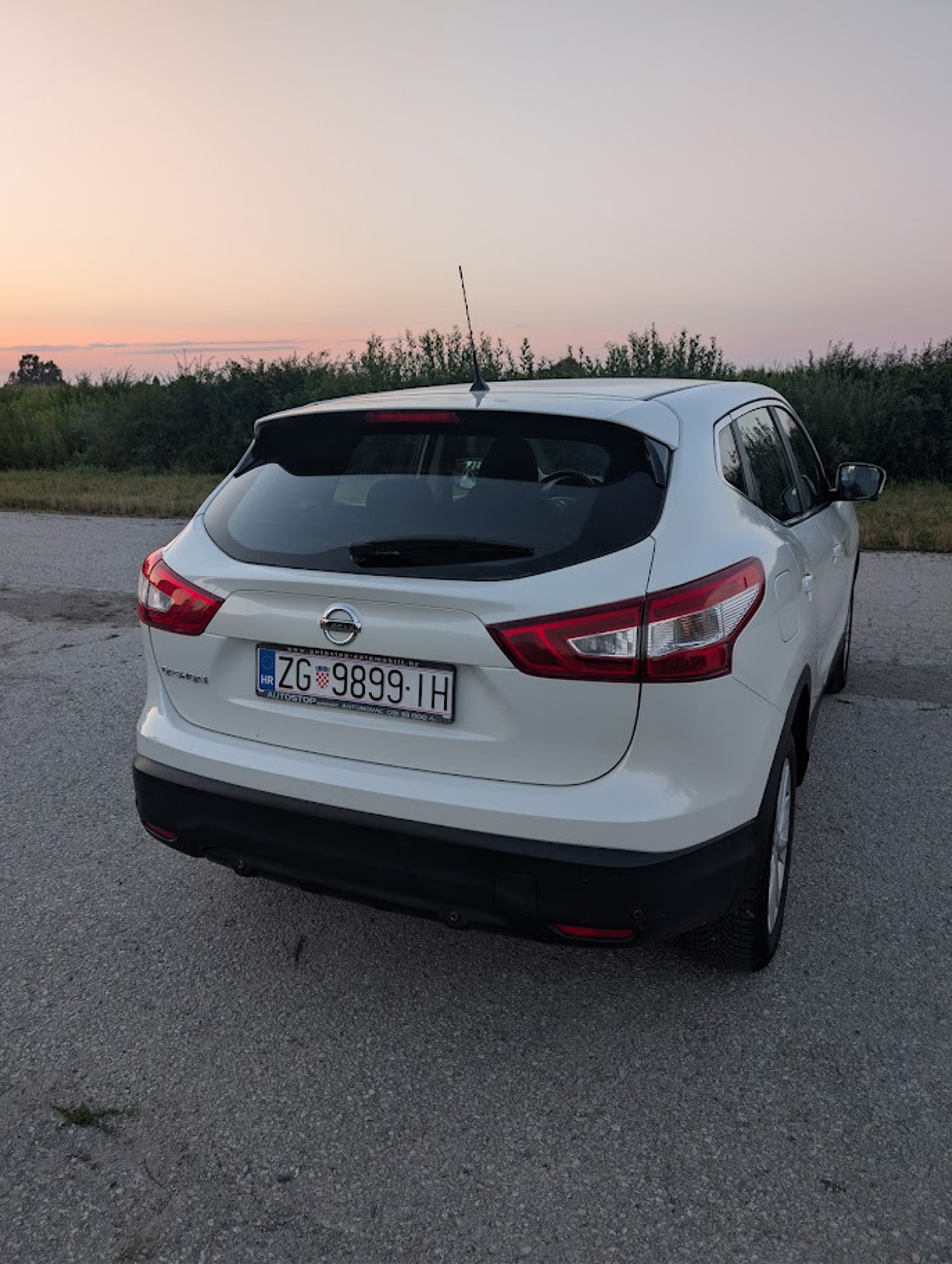 *Nissan Qashqai 1,5 dCi* ***NAVI, TEMP, 360°, REG: 07/27***, fotografija 3