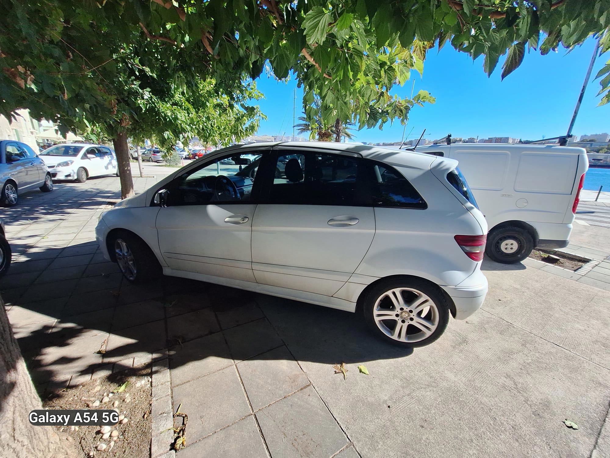 prodaja automobila, pogled izvana - slika 5