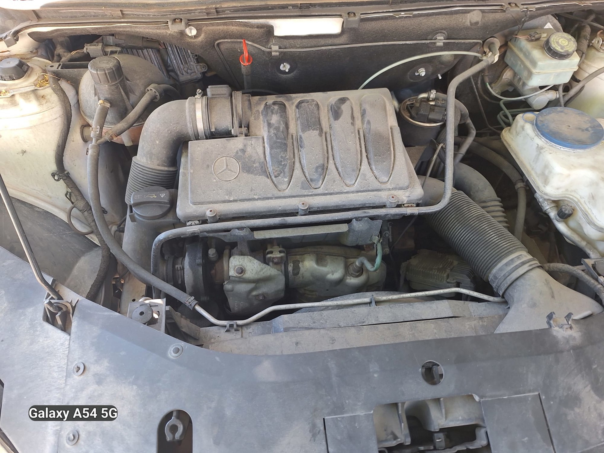 prodaja automobila, pogled izvana - slika 2