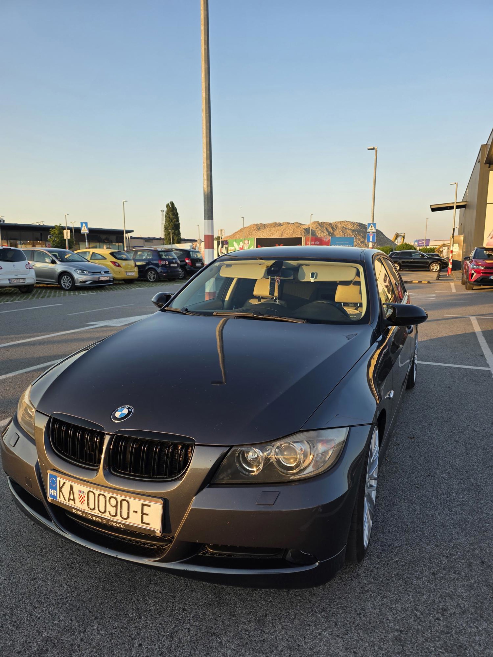 Bmw e90 320D, fotografija 2