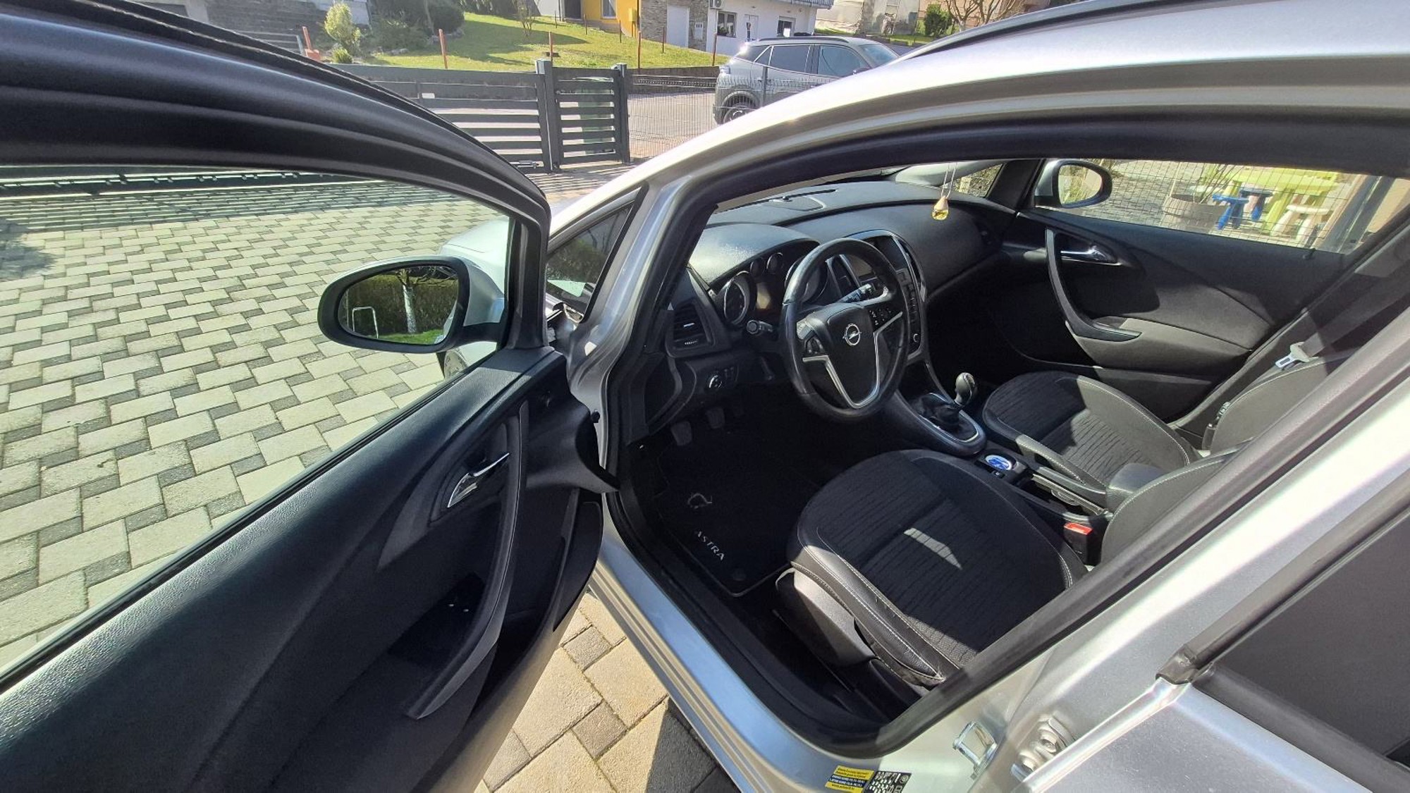 Opel Astra Sports Tourer 1.6 2016 81kw, euro6, novi lanac, parking senzori, hill start assist, fotografija 4