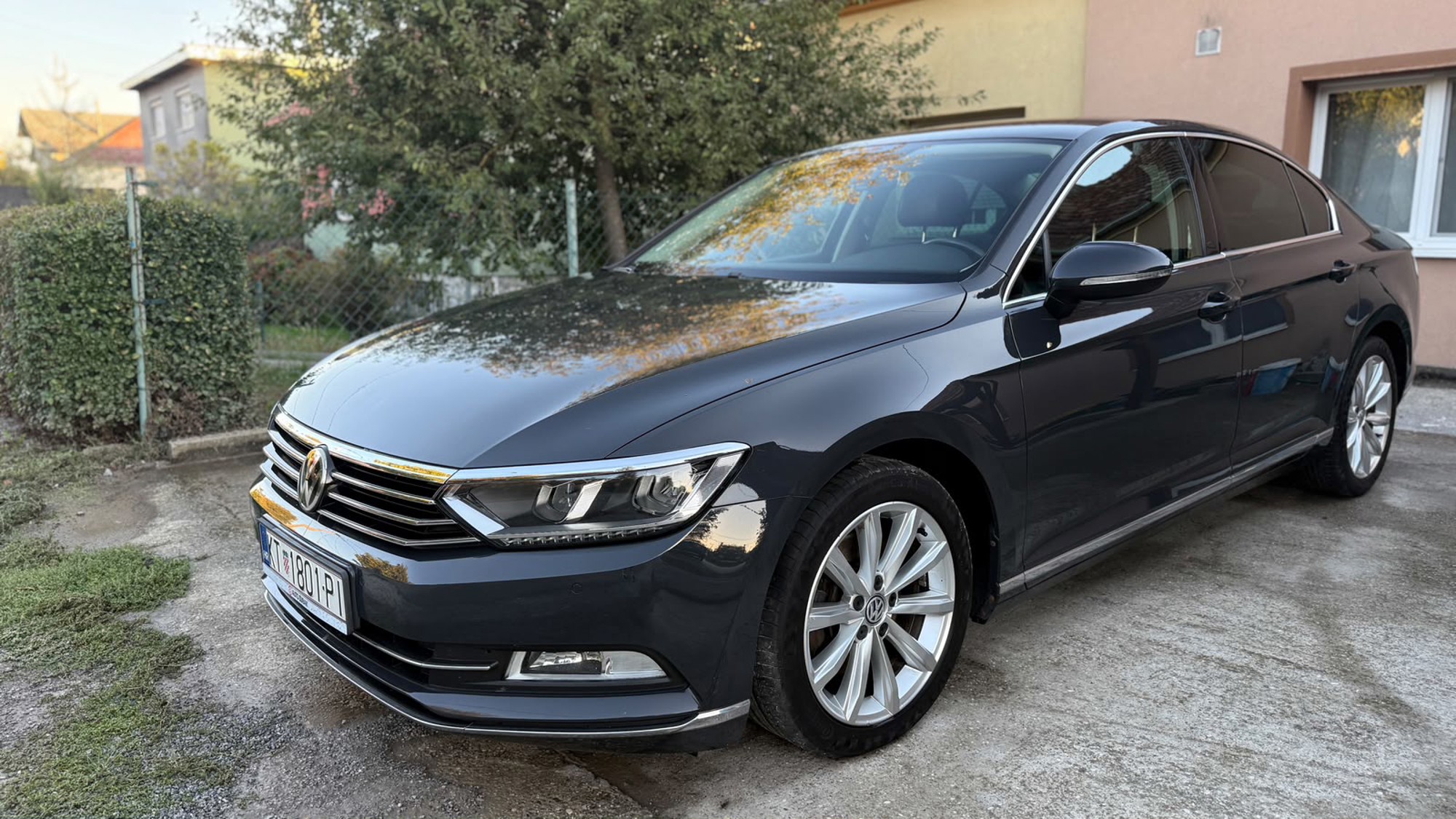 VW Passat B8 2.0 TDI 110kW DSG Highline/R-Line, servisna, acc, reg. 6/2027, fotografija 2