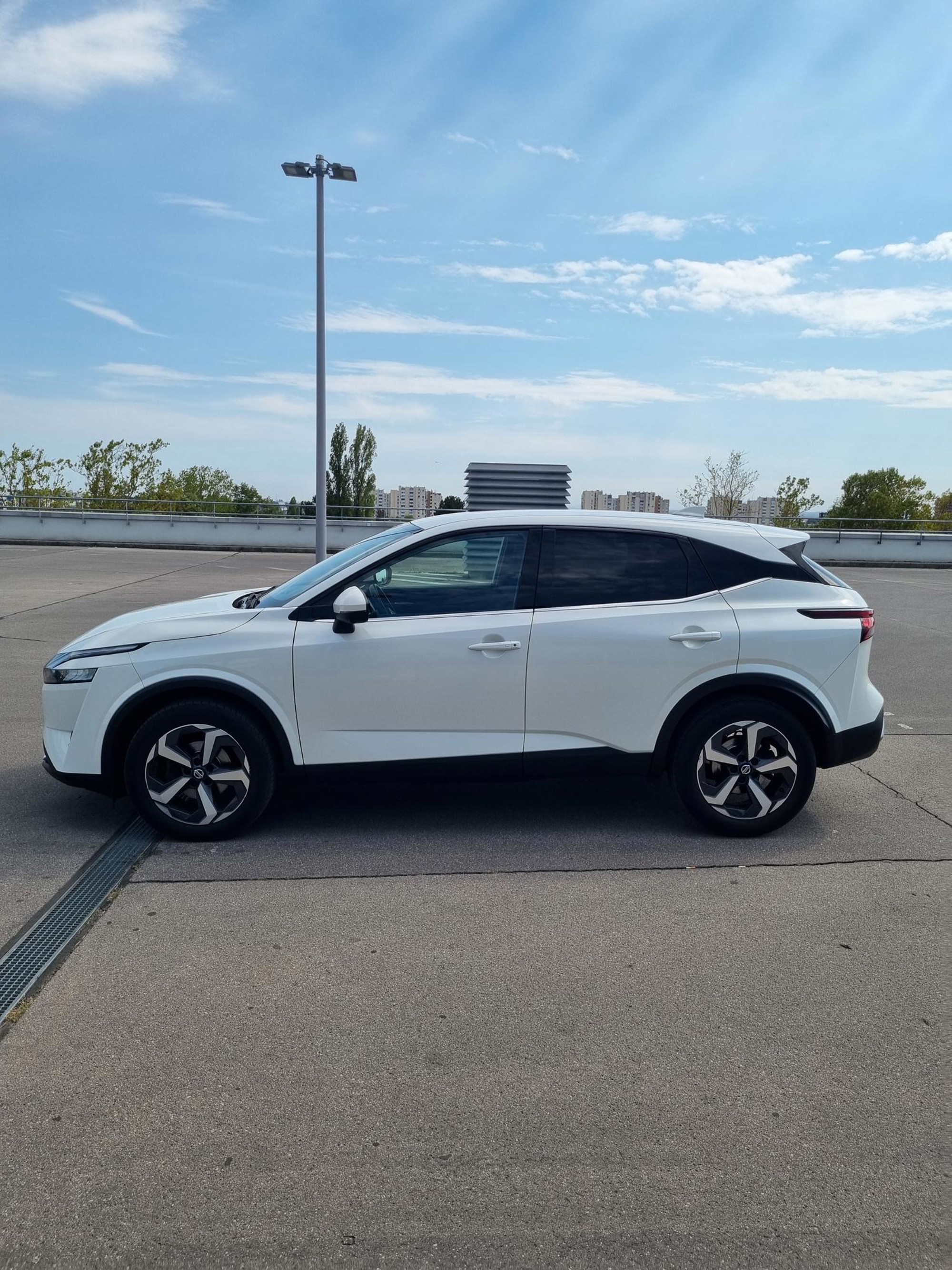 Nissan Qashqai 1.3 DIG-T Automatik (2021) – N-Connecta, HR auto, fotografija 3
