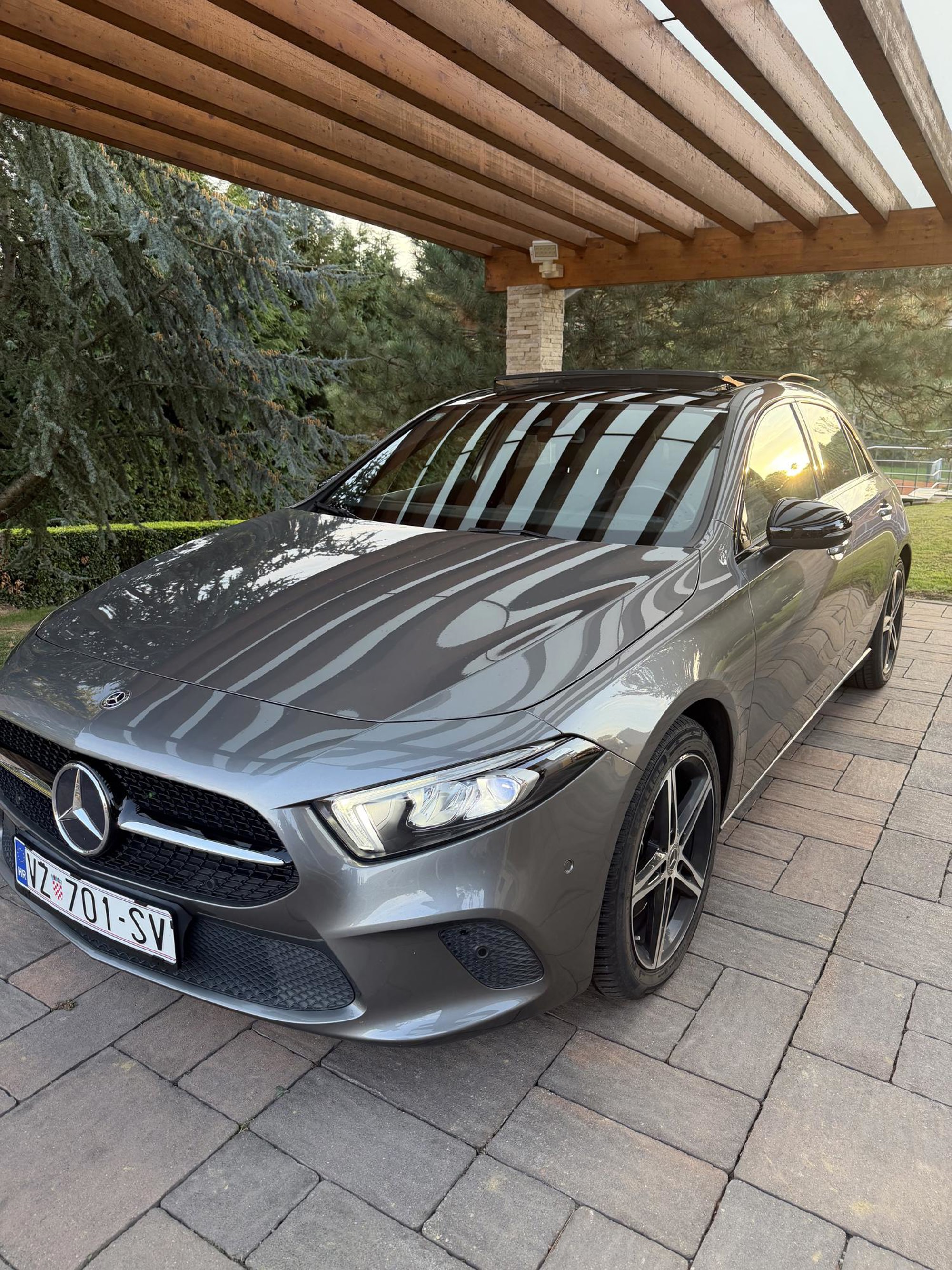Mercedes-Benz A 220 • 190 KS • PANORAMA • NIGHT PAKET • 45.500 km, fotografija 3