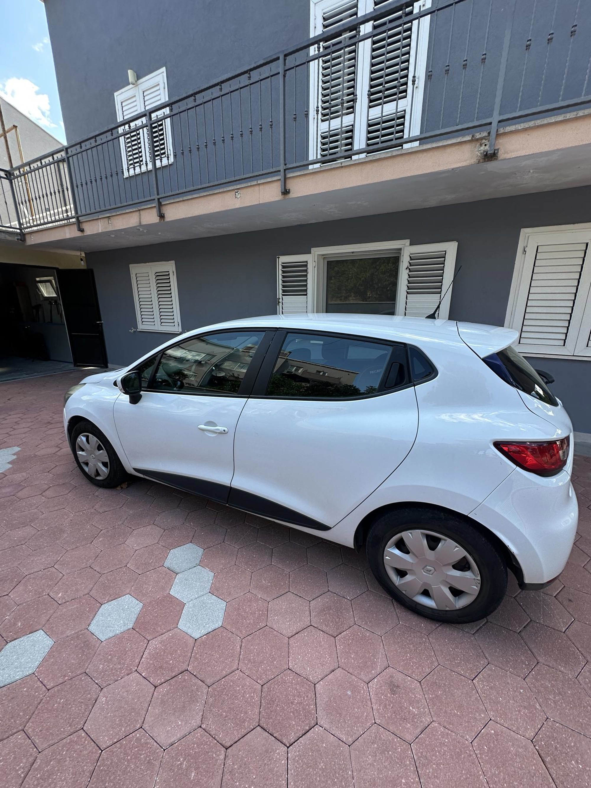 P: Renault Clio 1.5 dci 66kw/90ks 2015, fotografija 4