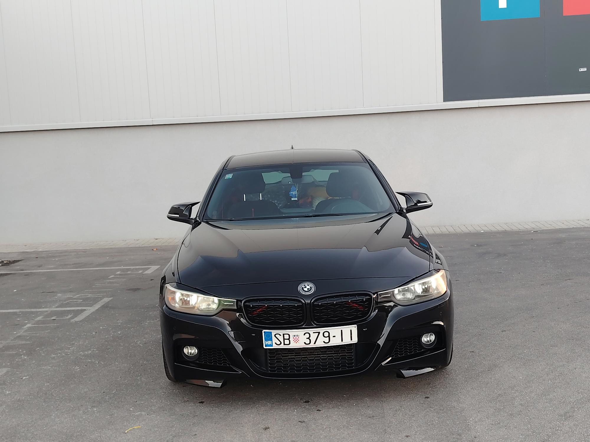 Bmw 318d, navi, automatska Dvozonska klima, Alu felge 18, napravljen veliki servis, fotografija 4