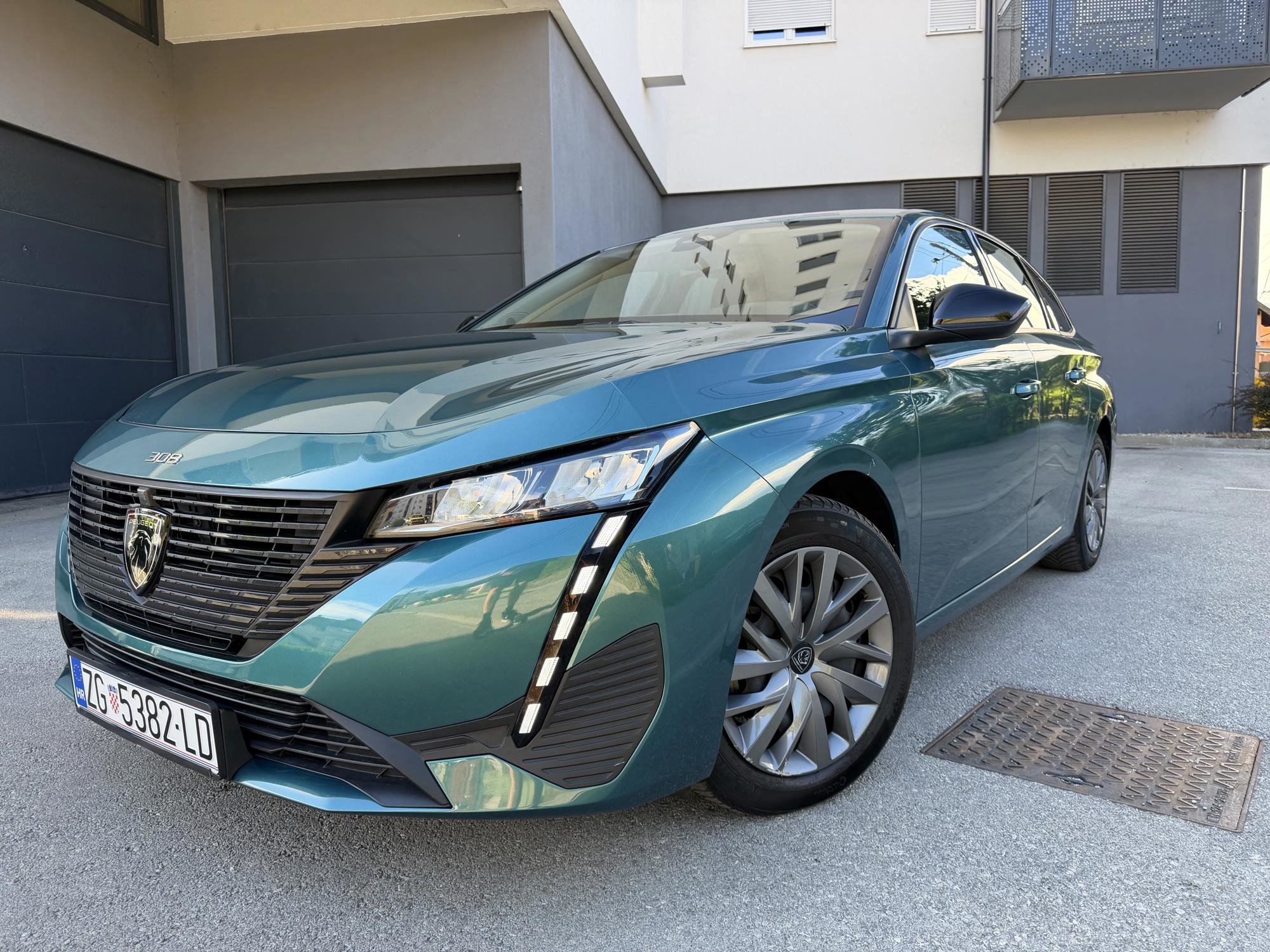Peugeot 308 SW SPORT, 2022g, JAMSTVO 12mj, REGISTRIRAN 1godinu, KONTAKT: 0955561940, fotografija 2
