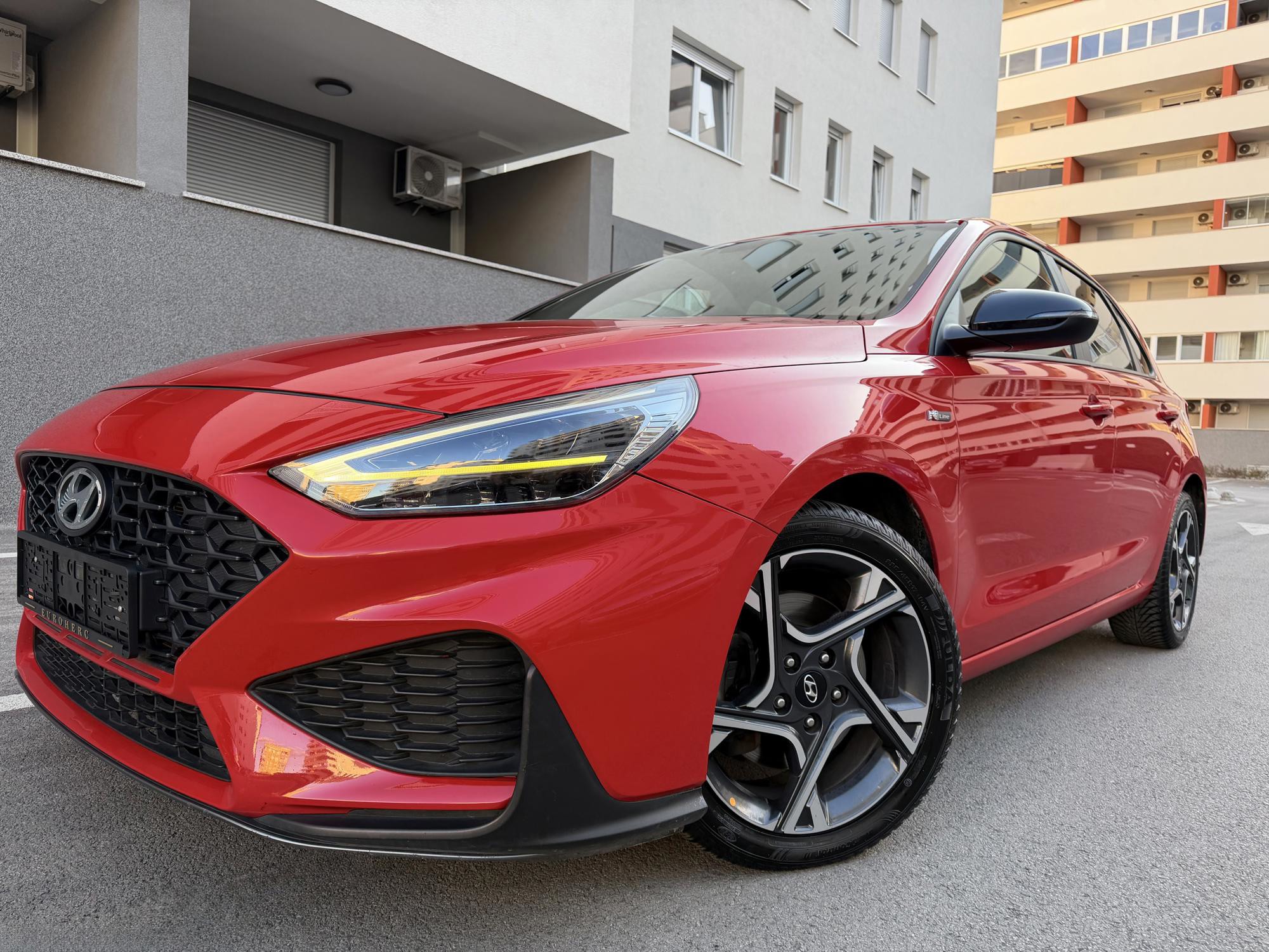 Hyundai i30 N-LINE,120ks,JAMSTVO NA KILOMETRE 77.000km,VIRTUAL, MF VOLAN,CAR PLAY, NAVIGACIJA,KAMERA, fotografija 3