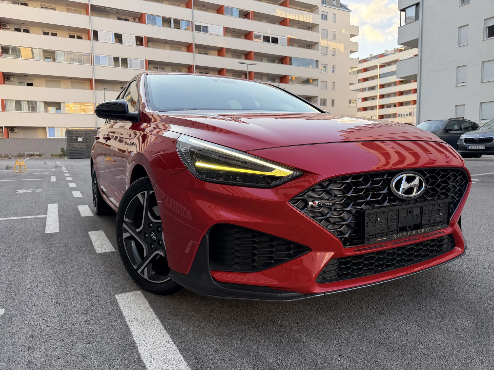 Hyundai i30 N-LINE,120ks,JAMSTVO NA KILOMETRE 77.000km,VIRTUAL, MF VOLAN,CAR PLAY, NAVIGACIJA,KAMERA, fotografija 1