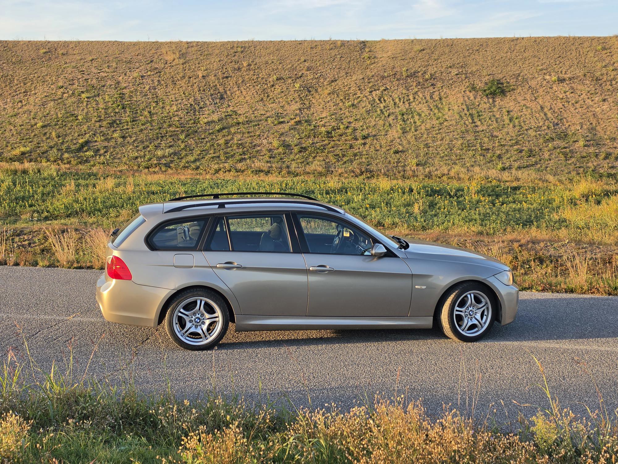BMW 318i e91 2008., fotografija 2
