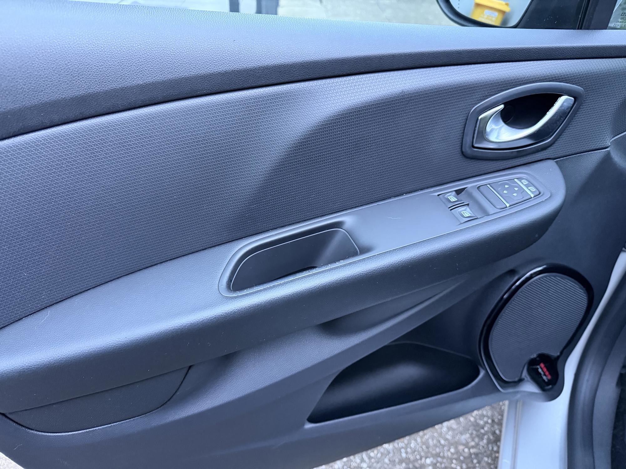RENAULT CLIO 2017g..1.5 dci..REG 5/27..KLIMA..NAVI..PDC..EPS..MF VOLAN..LED DNEVNA..ODLIČAN..6999 €, fotografija 15