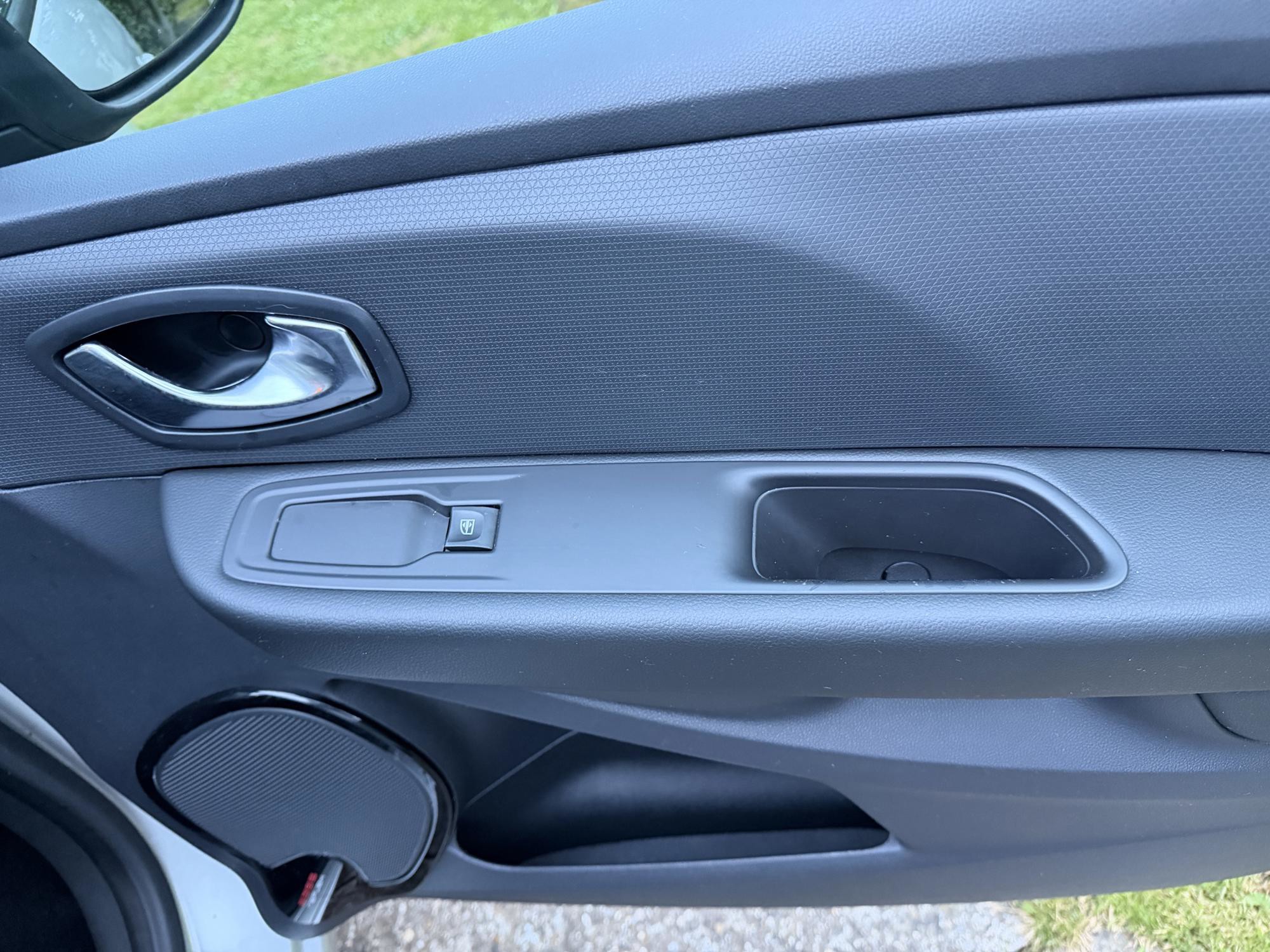 RENAULT CLIO 2017g..1.5 dci..REG 5/27..KLIMA..NAVI..PDC..EPS..MF VOLAN..LED DNEVNA..ODLIČAN..6999 €, fotografija 17