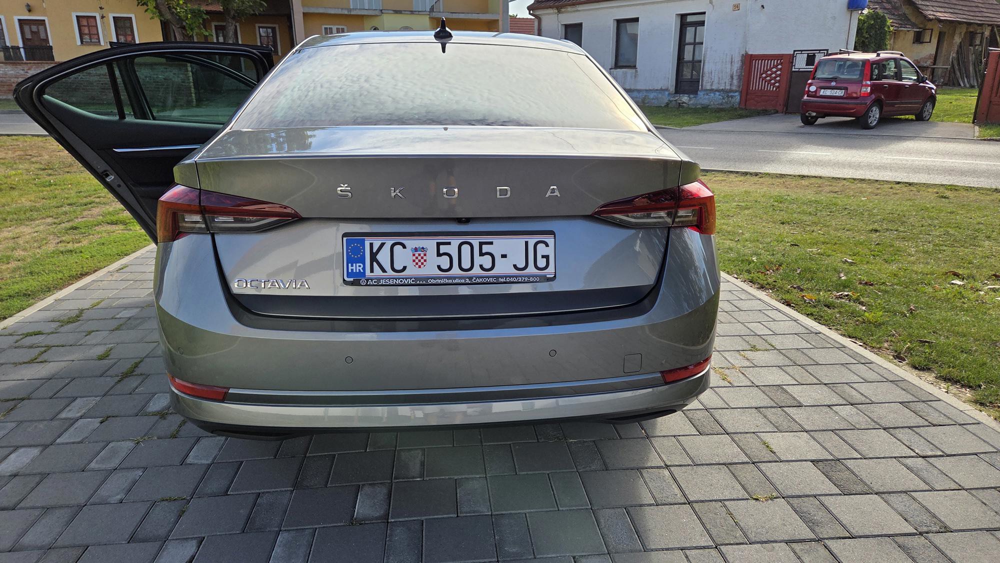 Škoda Octavia Style 2,0 TDI-RIJEŠAVANJE LIZINGA, fotografija 2