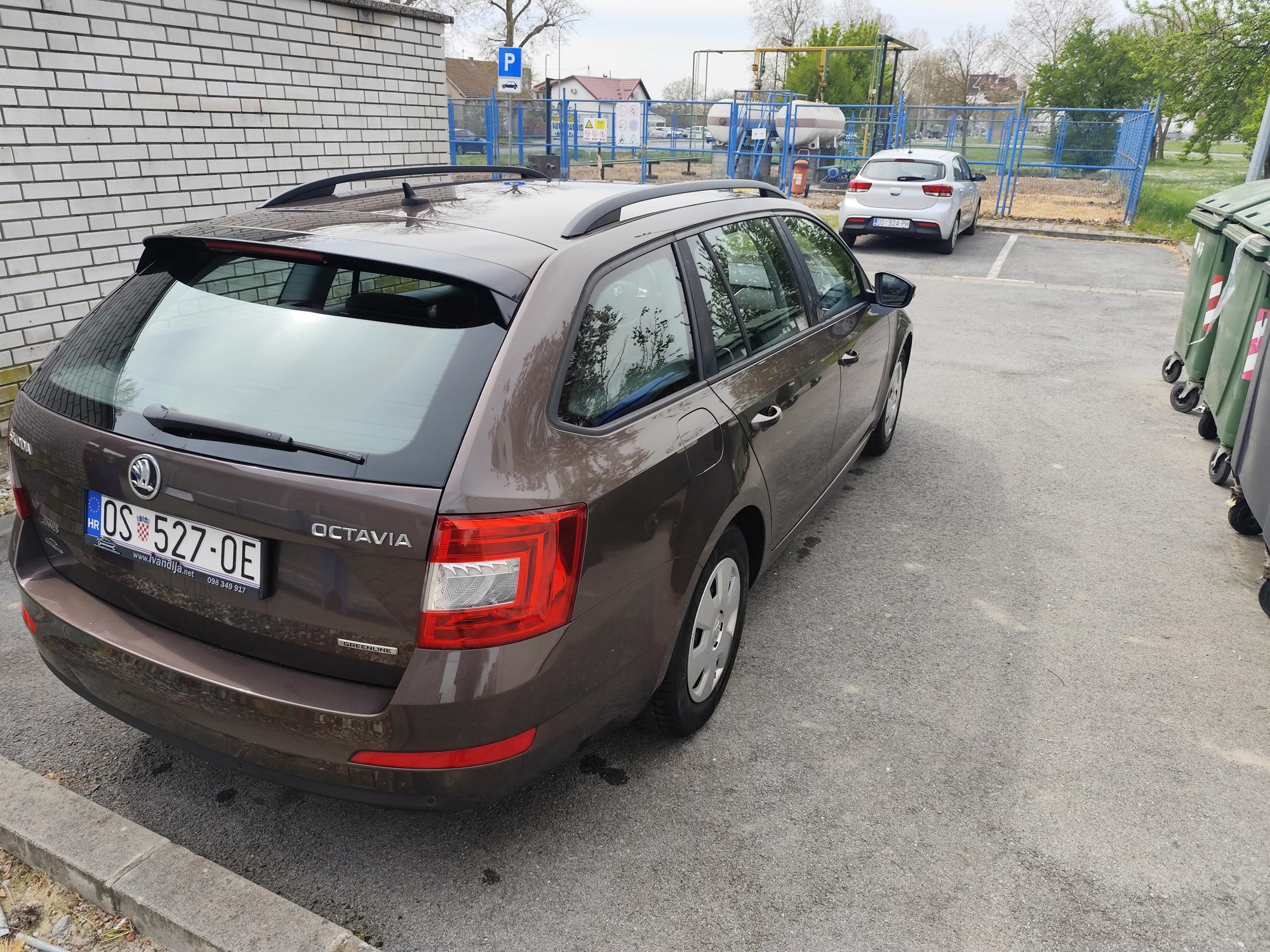 Škoda Octavia 2016. god, karavan, drugi vlasnik, servisna knjiga, fotografija 8
