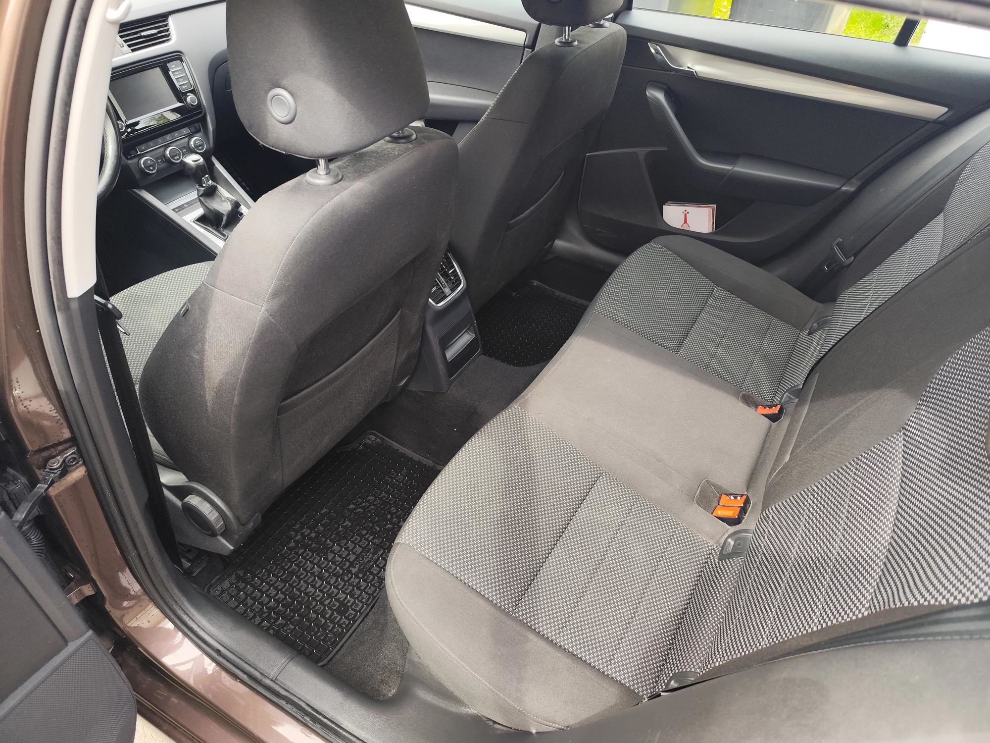 Škoda Octavia 2016. god, karavan, drugi vlasnik, servisna knjiga, fotografija 5