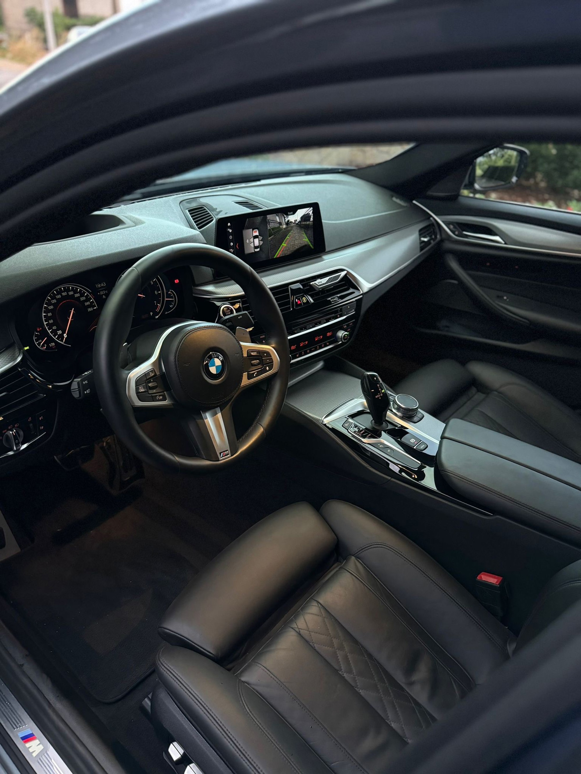 BMW 540xi - m paket visoko individualiziran - prvi vlasnik i u stanju kao nov, fotografija 4