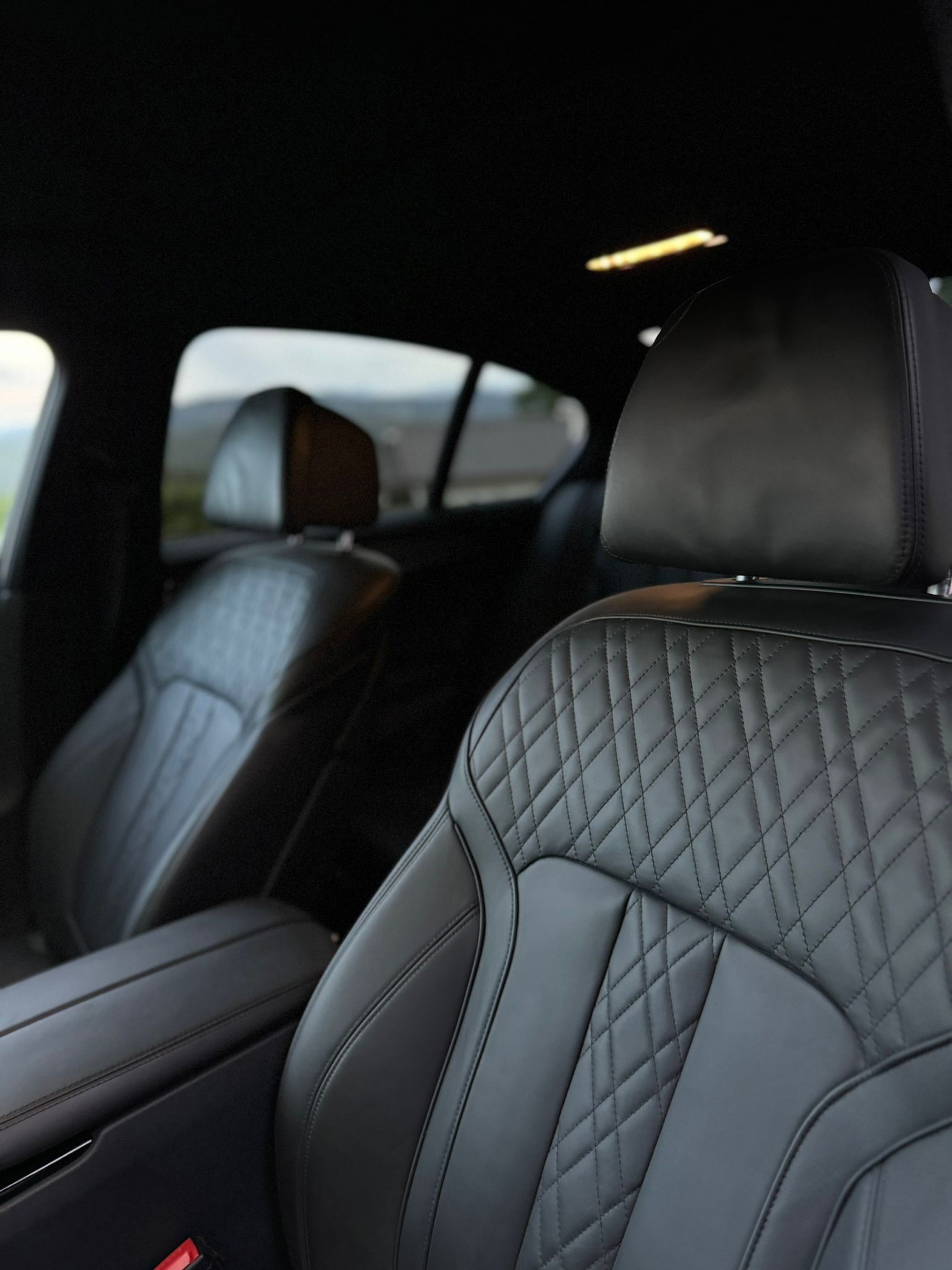 BMW 540xi - m paket visoko individualiziran - prvi vlasnik i u stanju kao nov, fotografija 3