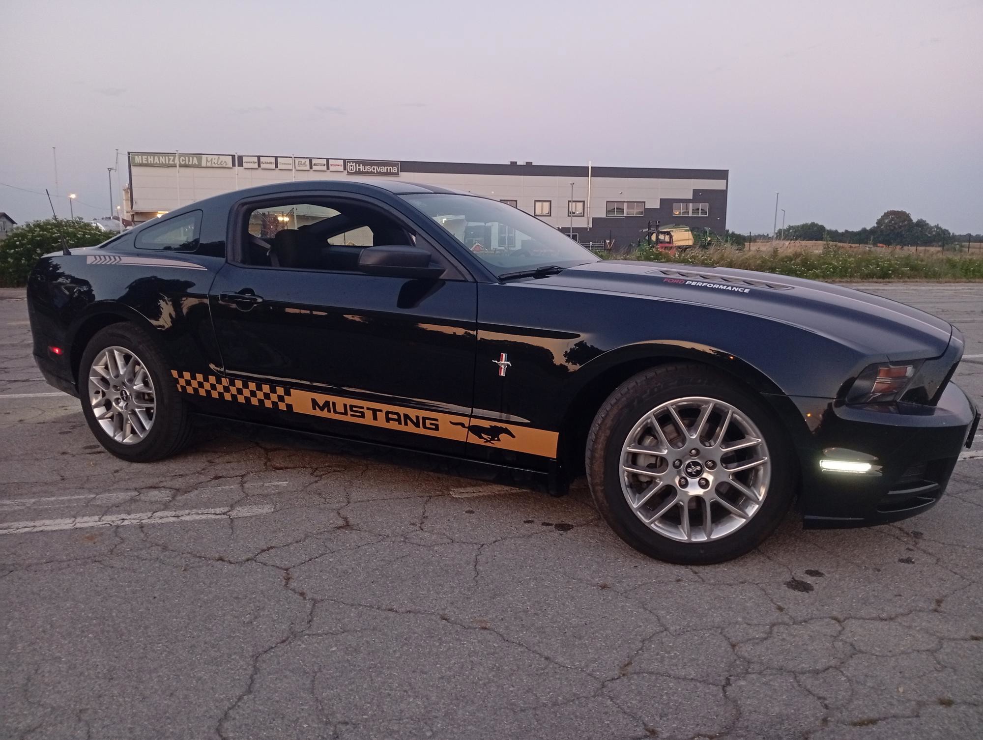 Ford Mustang 3.7 V6 Facelift (2014) – Registriran u RH / Dugogodišnji vlasnik, fotografija 7