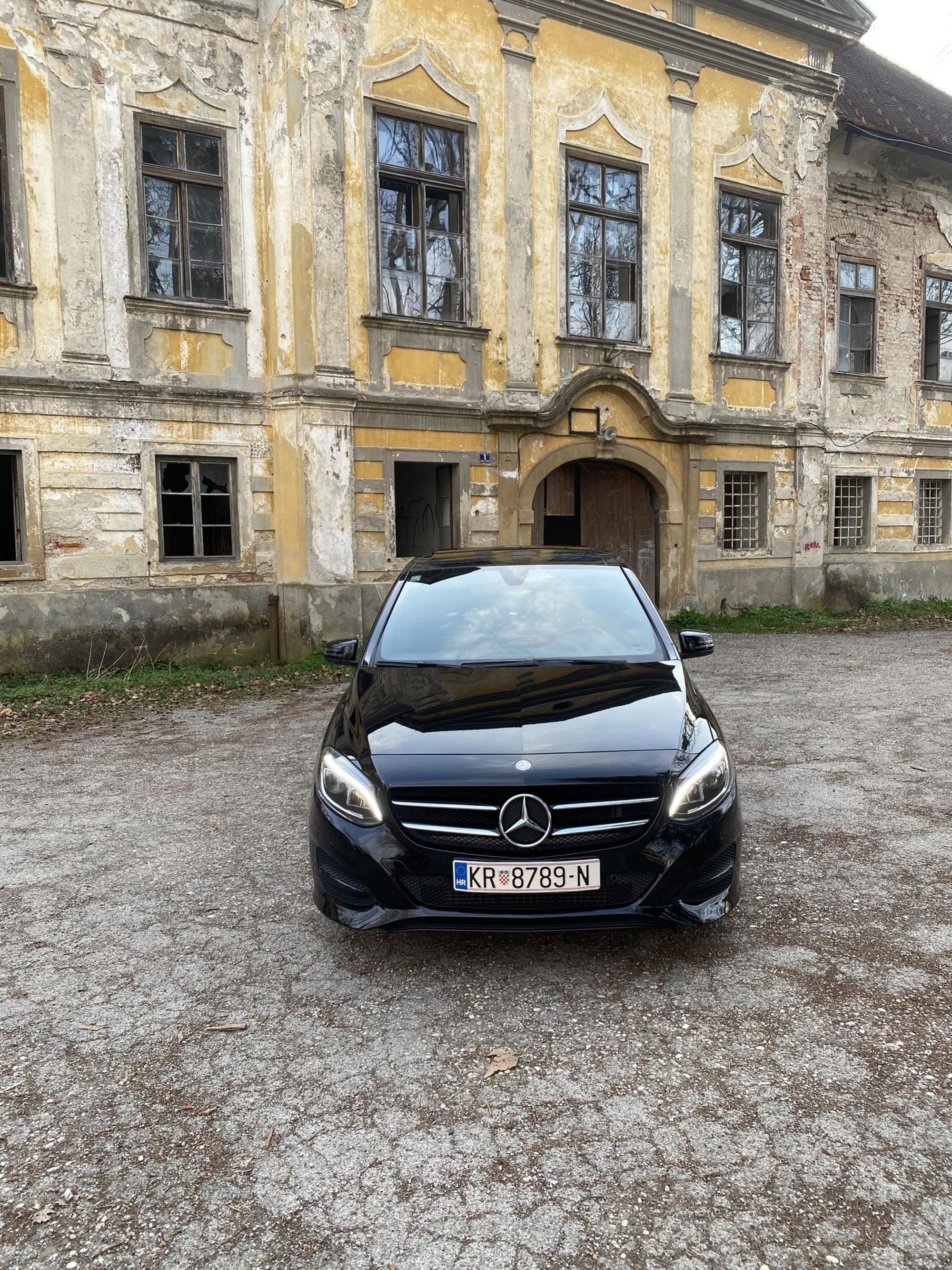 Mercedes-Benz B-klasa Urban Night paket, automatik, stakleni šiber, fotografija 2