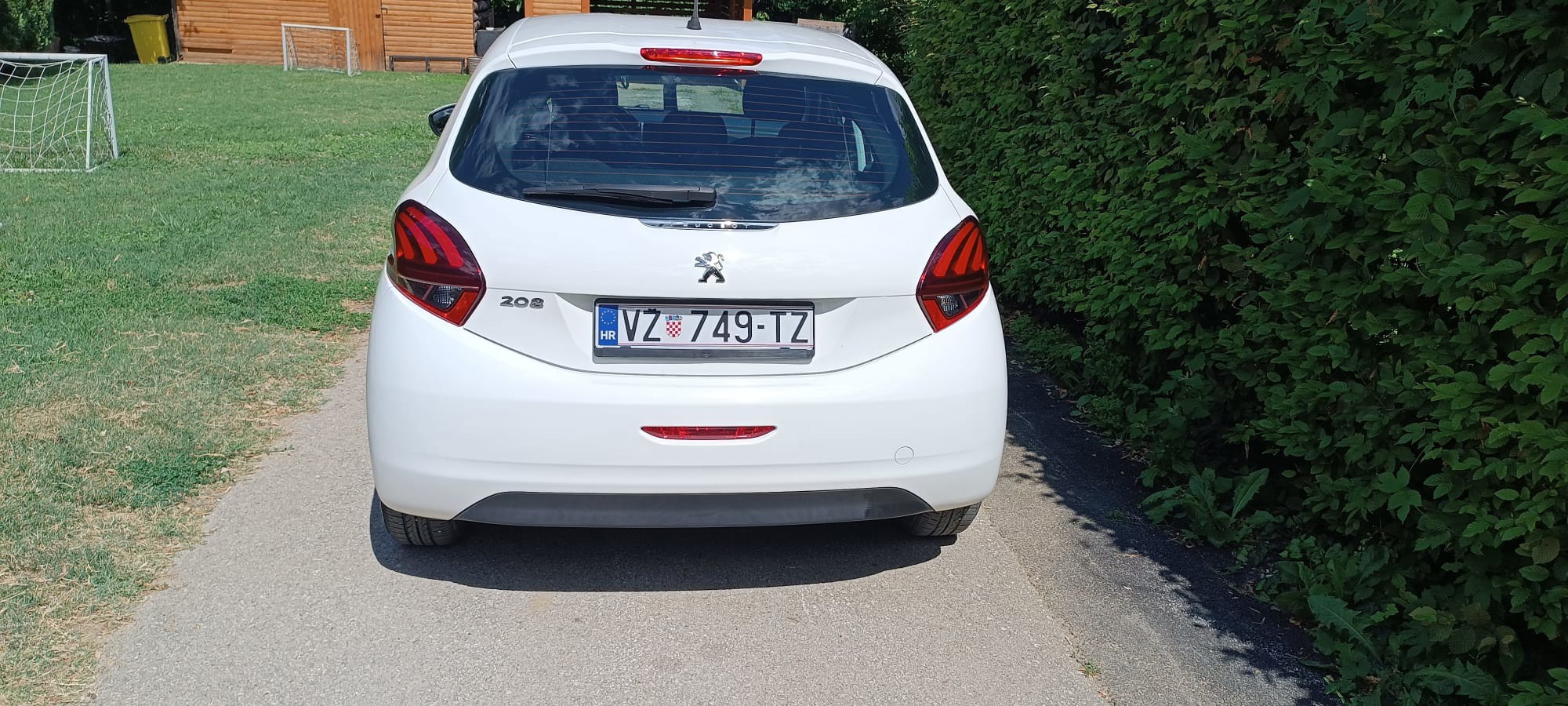 Peugeot 208 1.2, registriran, Veliki servis, fotografija 3