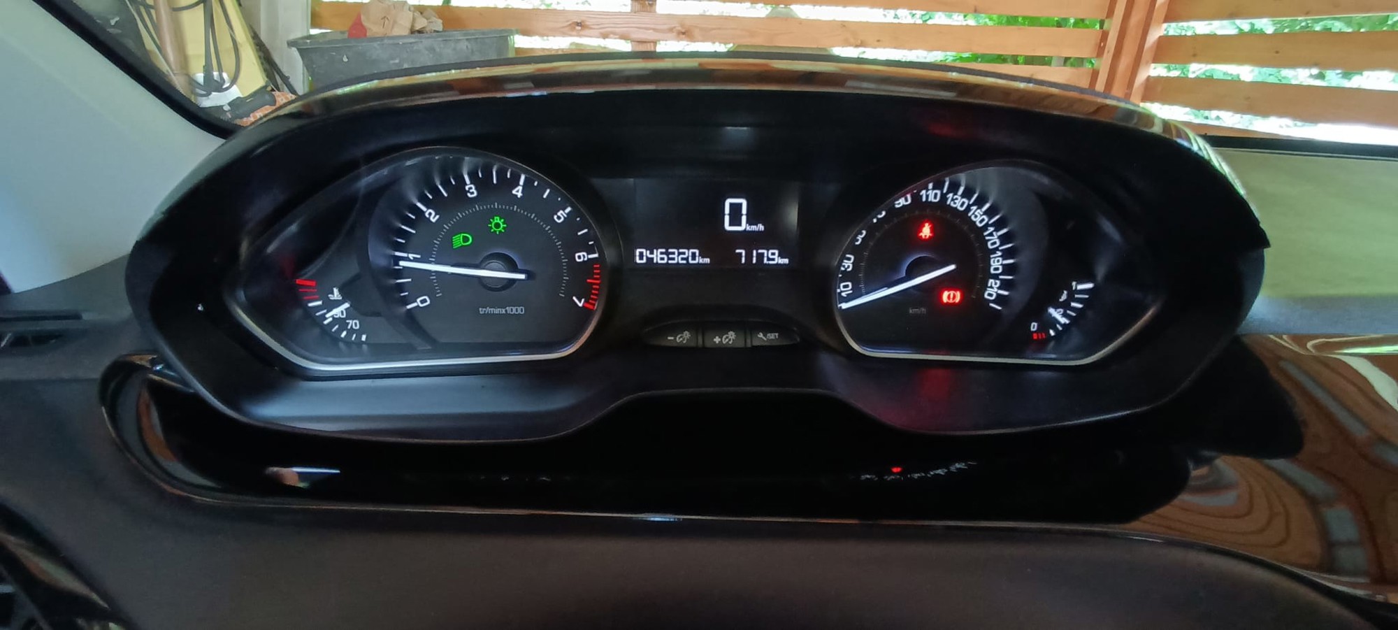 Peugeot 208 1.2, registriran, Veliki servis, fotografija 4