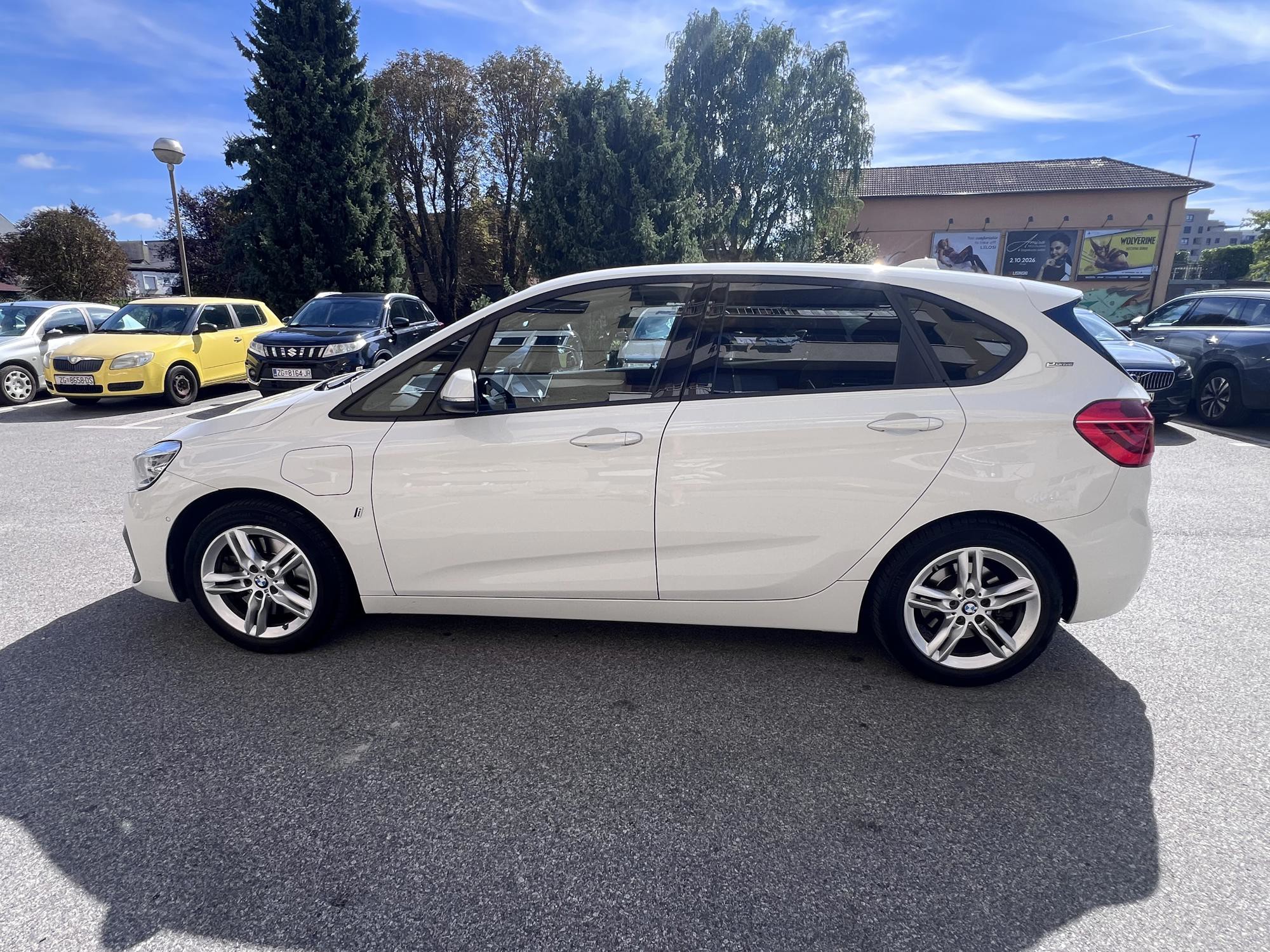 BMW 225xe Hybrid 4x4, 70.450 km, panorama, BMW servis, reg. 9/2027, pogled izvana - slika 4