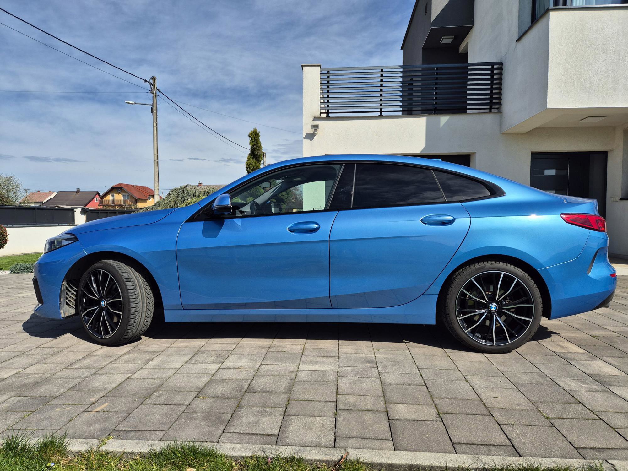 BMW 218i Gran Coupe Sportline, fotografija 2