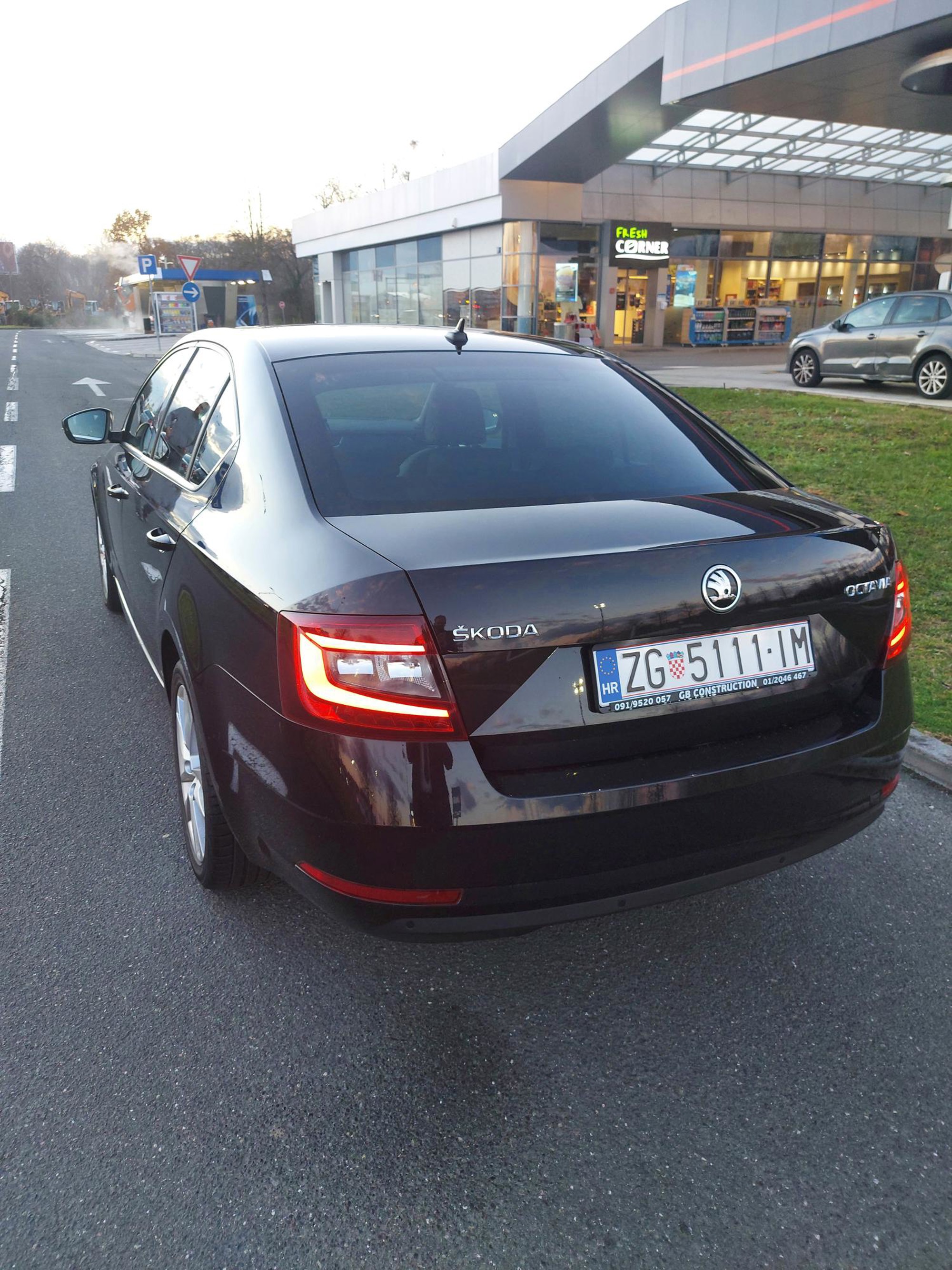 Škoda Octavia 1.6 TDI-FULL BUSINES OPREMA,Panorama,Virtualni cockpit,Navigacija,Kamera, fotografija 4