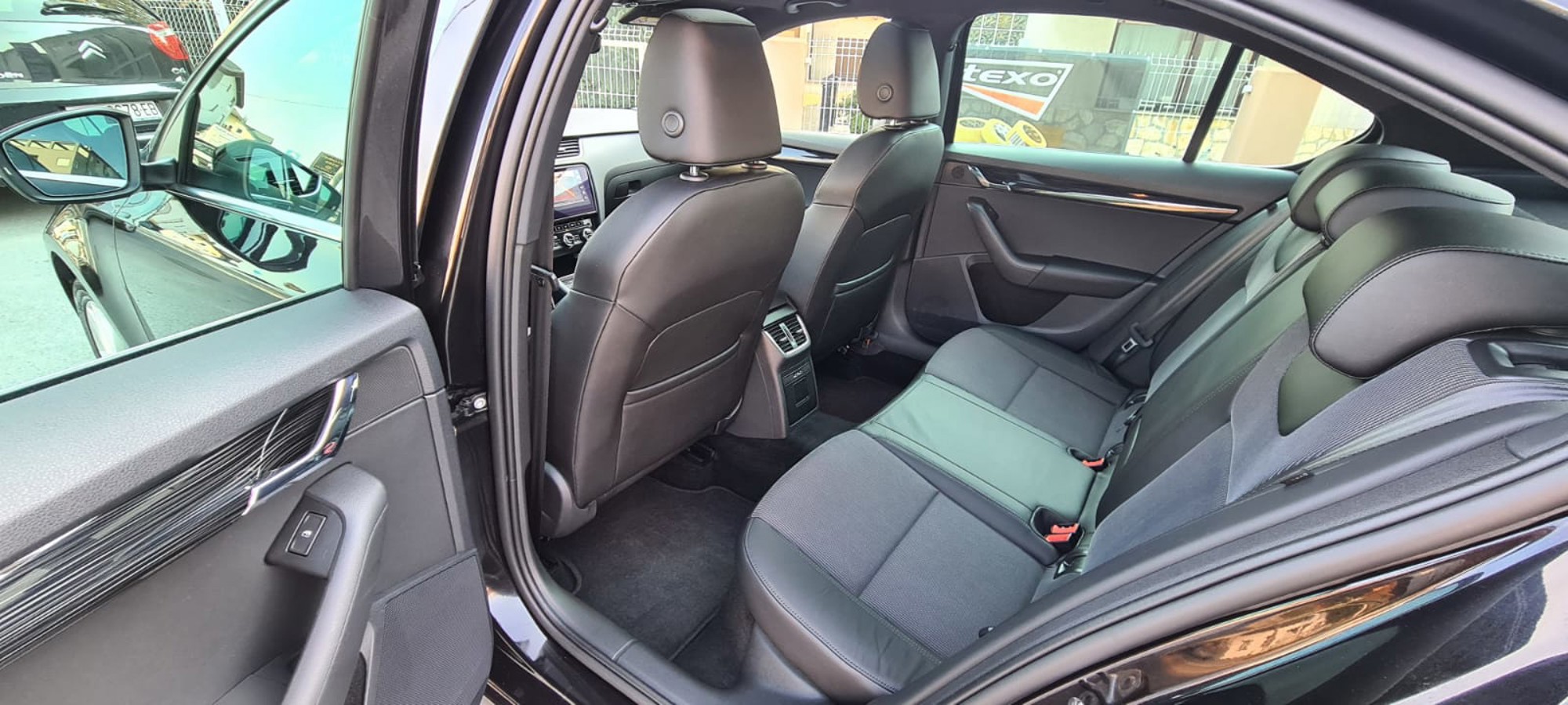 Škoda Octavia 1.6 TDI-FULL BUSINES OPREMA,Panorama,Virtualni cockpit,Navigacija,Kamera, fotografija 8
