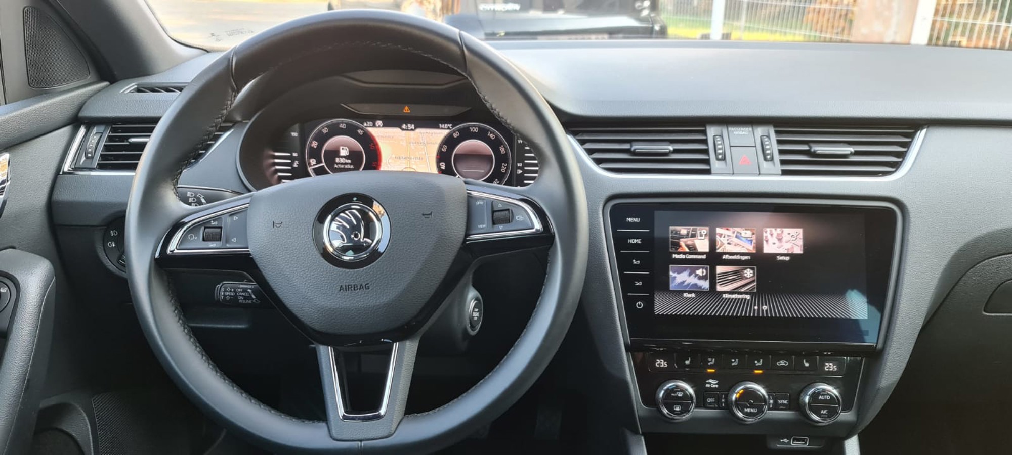 Škoda Octavia 1.6 TDI-FULL BUSINES OPREMA,Panorama,Virtualni cockpit,Navigacija,Kamera, fotografija 13