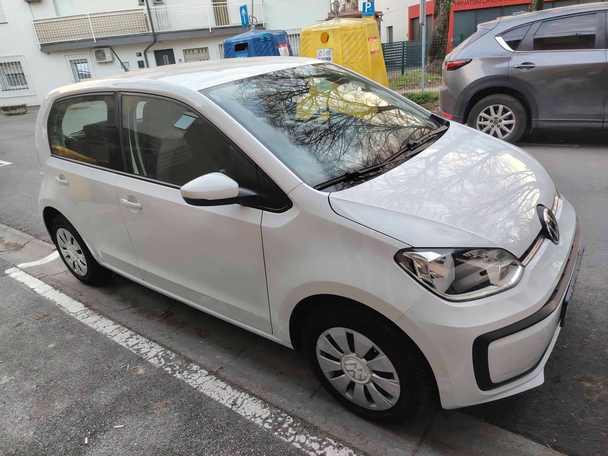 Na prodaju VW UP 1.0 samo 23000 km | INDEX OGLASI