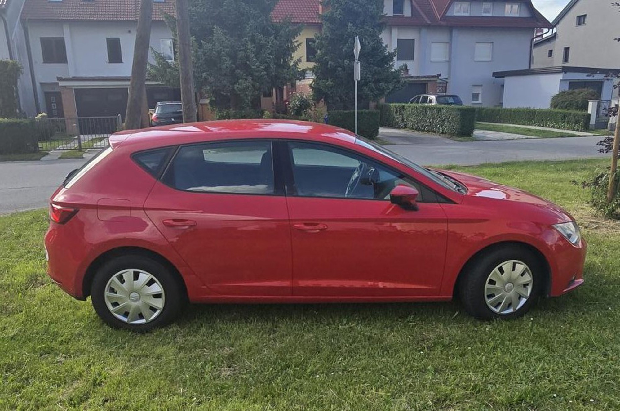 Prodajem Seat Leon, 1,6 TDI , 2013., Registriran do 05/2027., 231 000 km, Diesel, fotografija 4