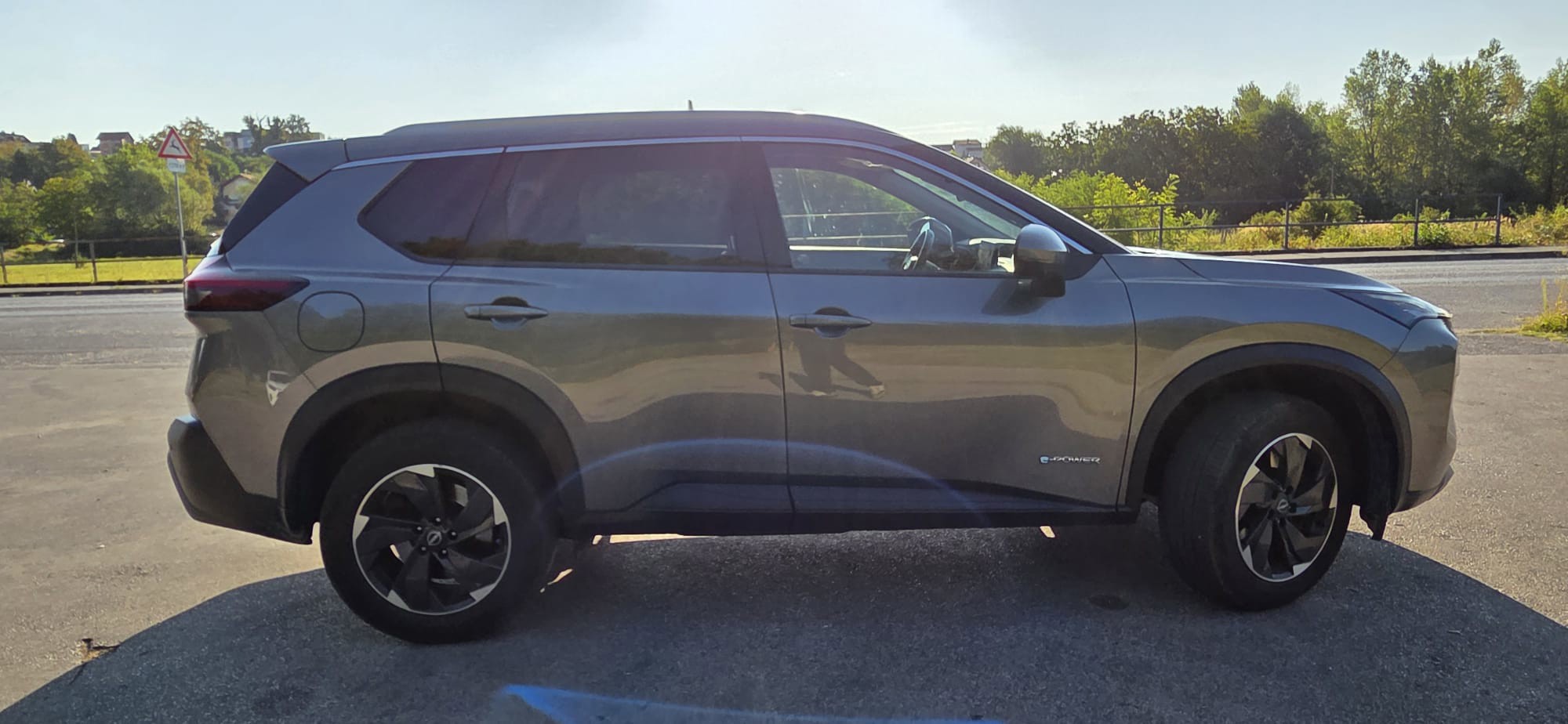 Nissan X-Trail 1.5 e-POWER N-Connecta (2025.) – HR auto, U sustavu PDV-a, reg 03/2027, fotografija 3