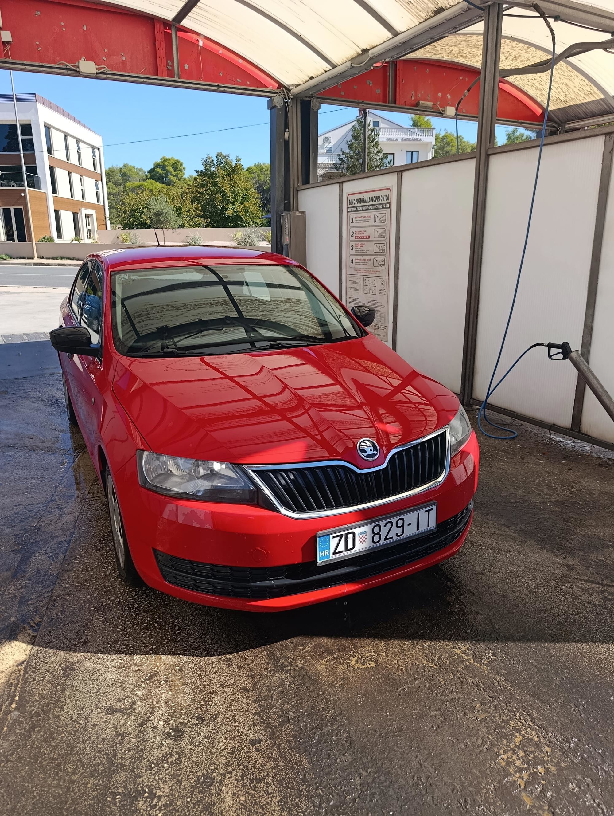 Škoda rapid 1.2 tsi, fotografija 3