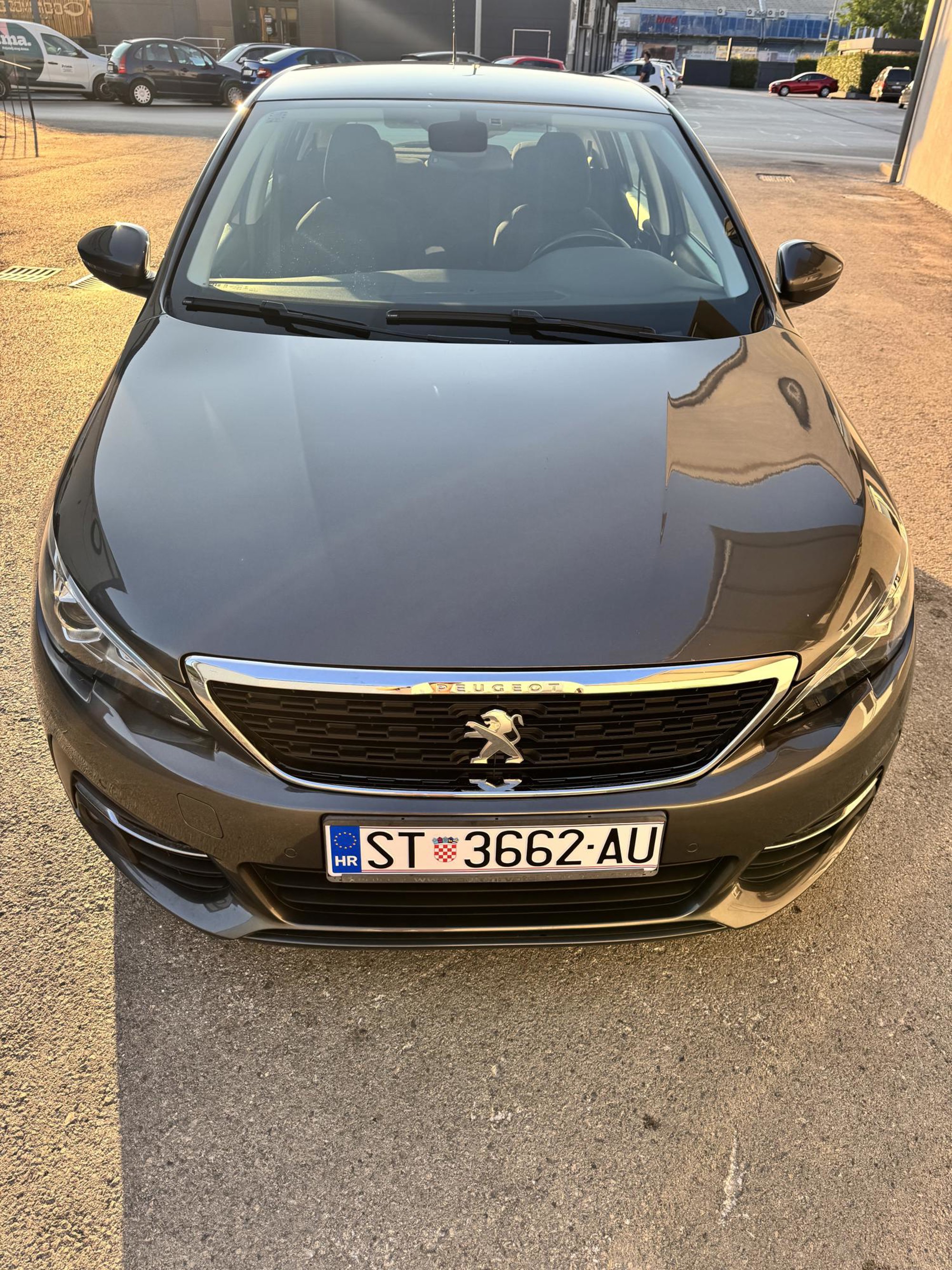 Peugeot 308 2019.god, fotografija 2