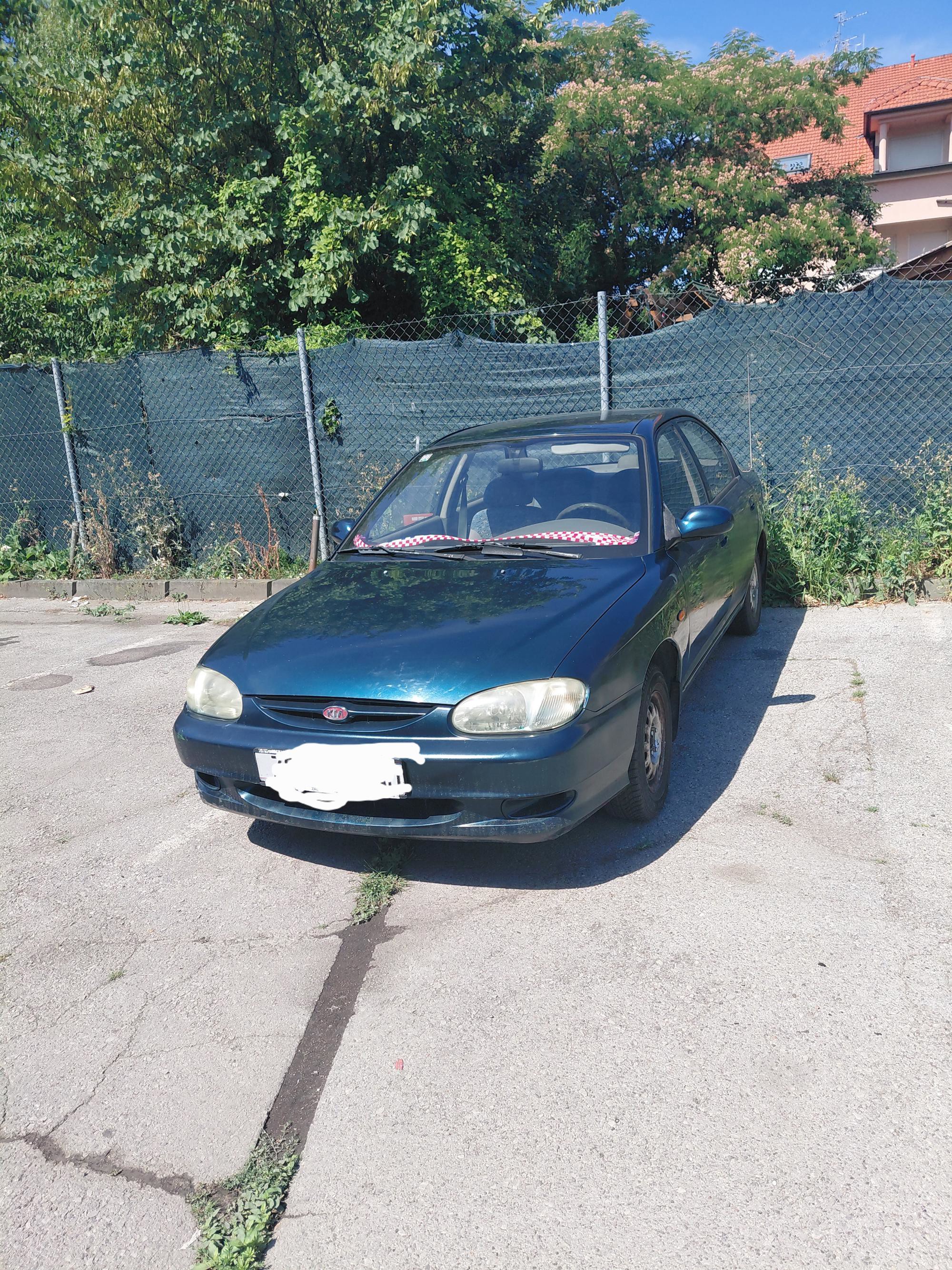 Kia Sephija klima 500 eura, pogled izvana - slika 1