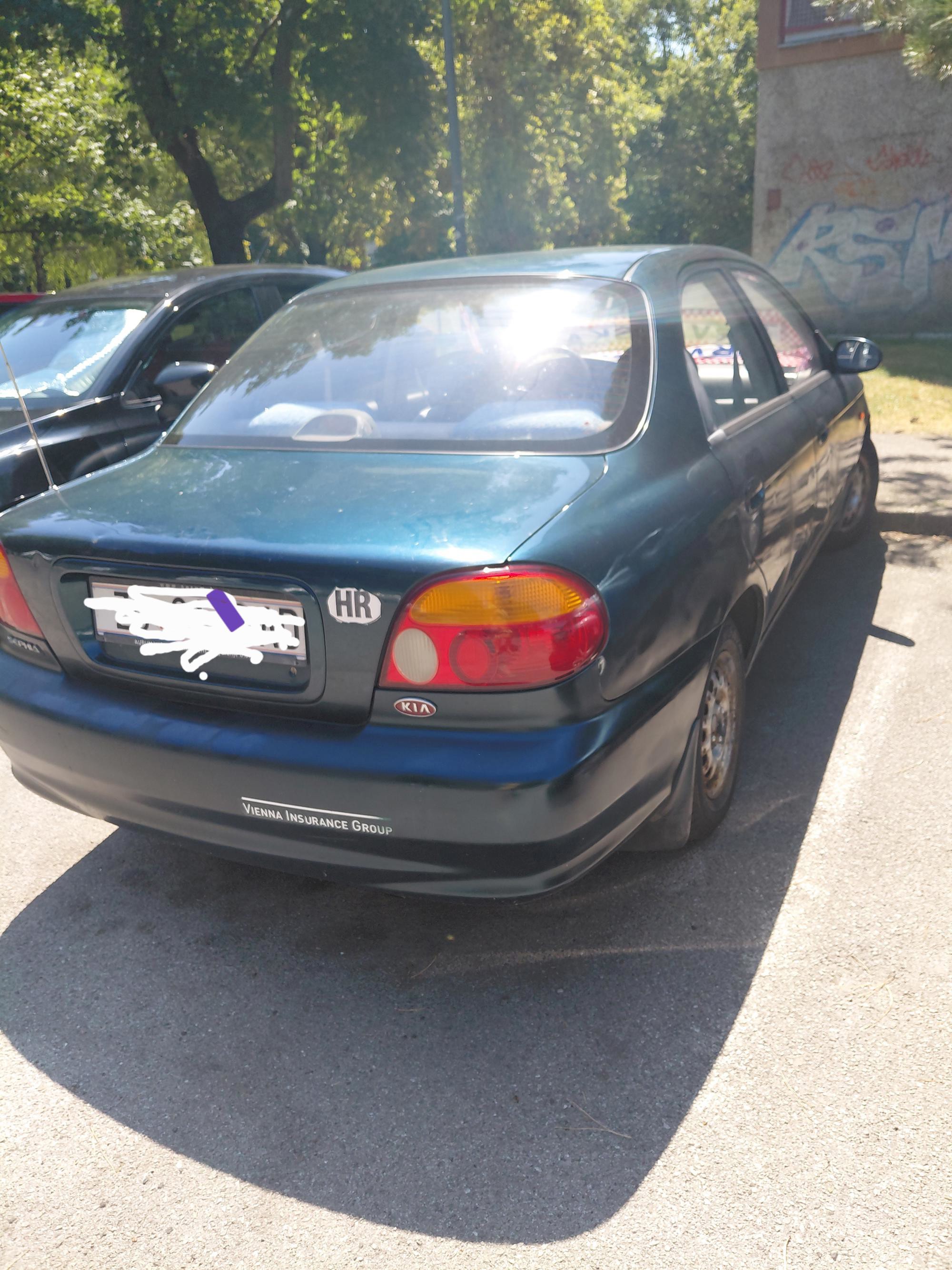 Kia Sephija klima 500 eura, pogled izvana - slika 2
