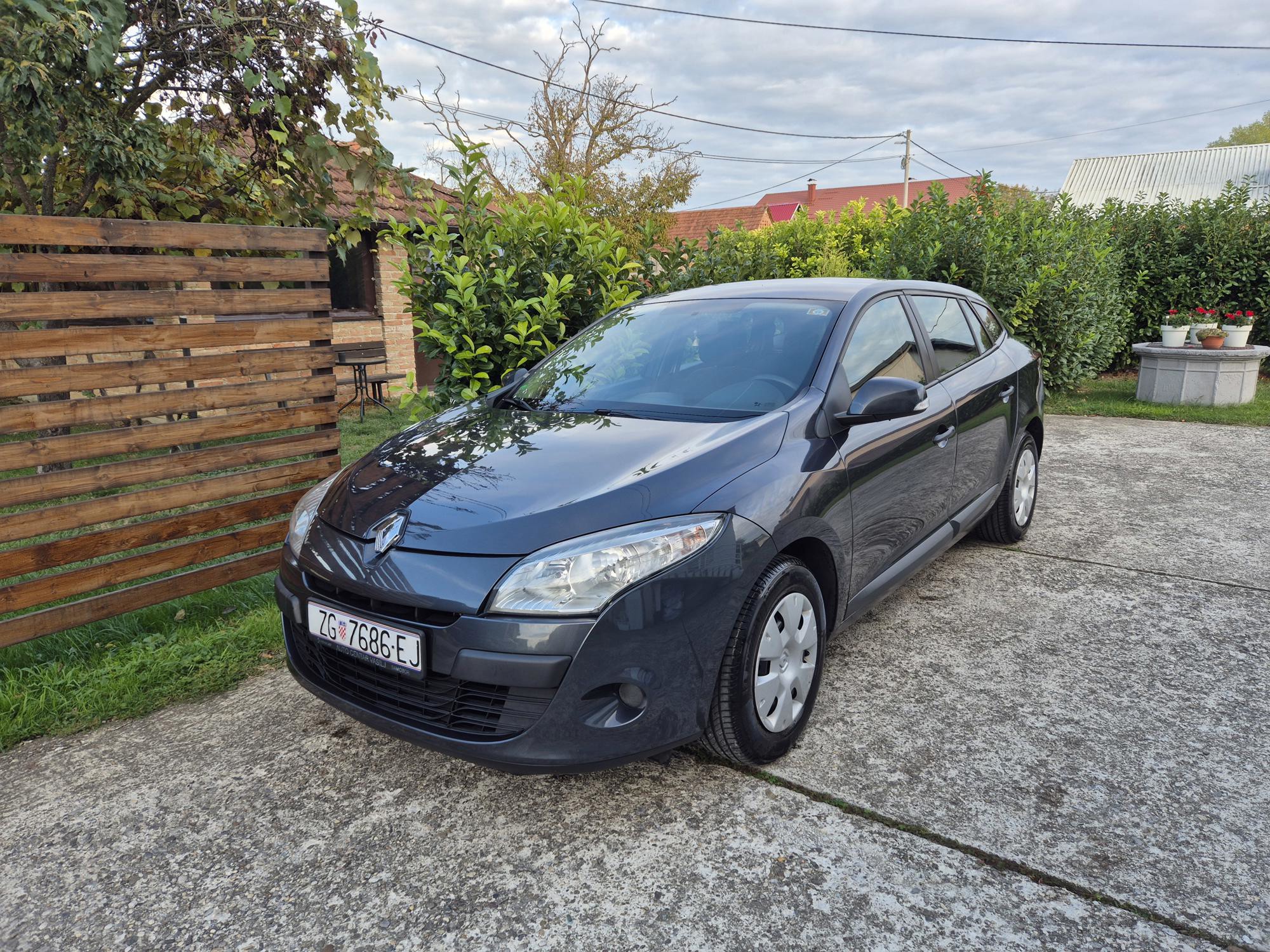 RENAULT MEGANE GRANDTOUR 1.6 16V - 2011g - BENZIN + LPG - REG 4/2027 - ODLIČAN - NIJE UVOZ-, fotografija 2